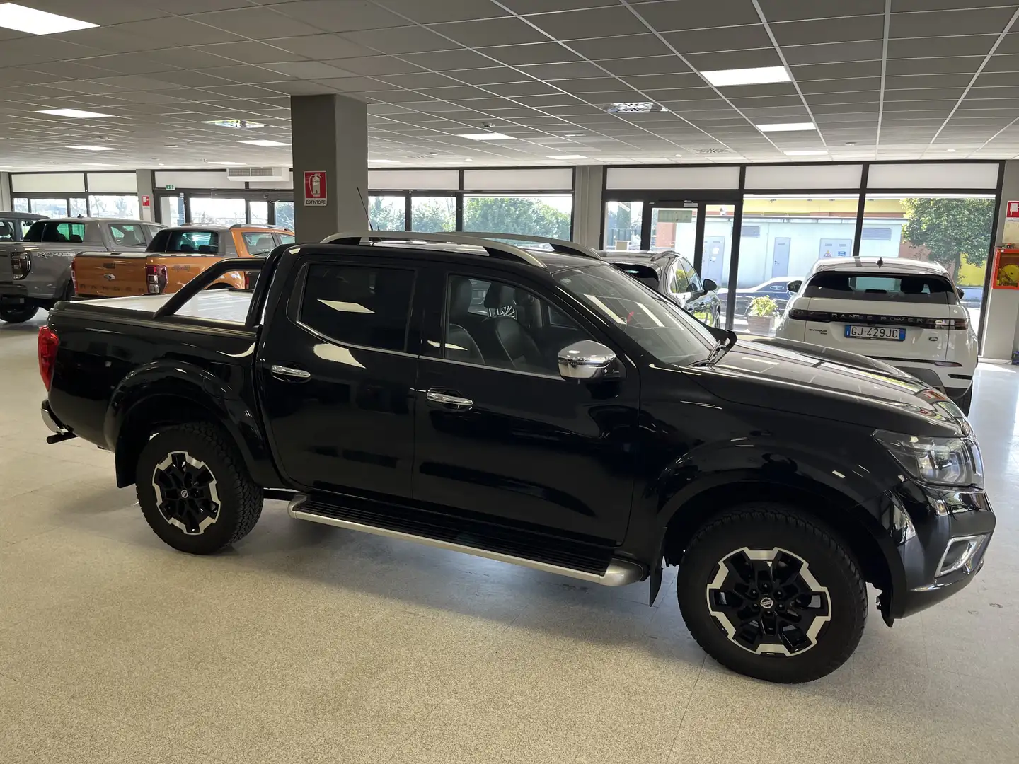 Nissan Navara 2.3 dci Tekna 4wd 190cv auto PREZZO FINITO Schwarz - 2