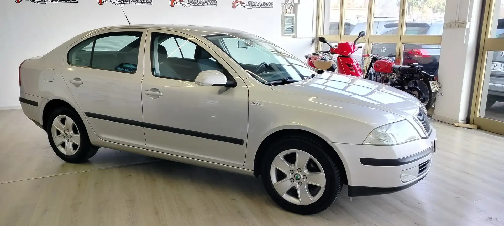 Skoda Octavia Octavia II 2004 Berlina 1.9 tdi Elegance Argento - 2