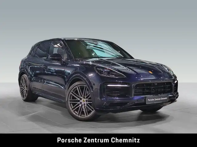 Porsche Cayenne view 9