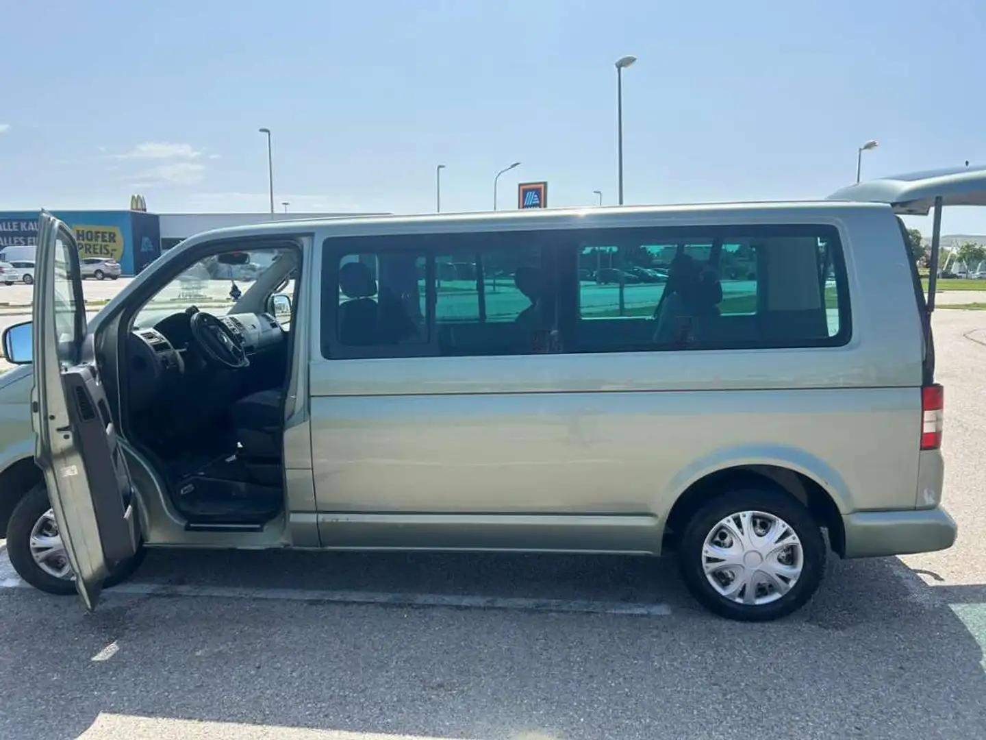Volkswagen T5 Caravelle Caravelle LR 2,5 TDI 4motion Grün - 2
