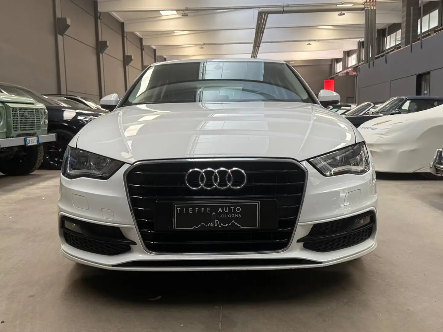 Audi A3 SPB 1.6 TDI clean diesel S-Line Bianco - 2