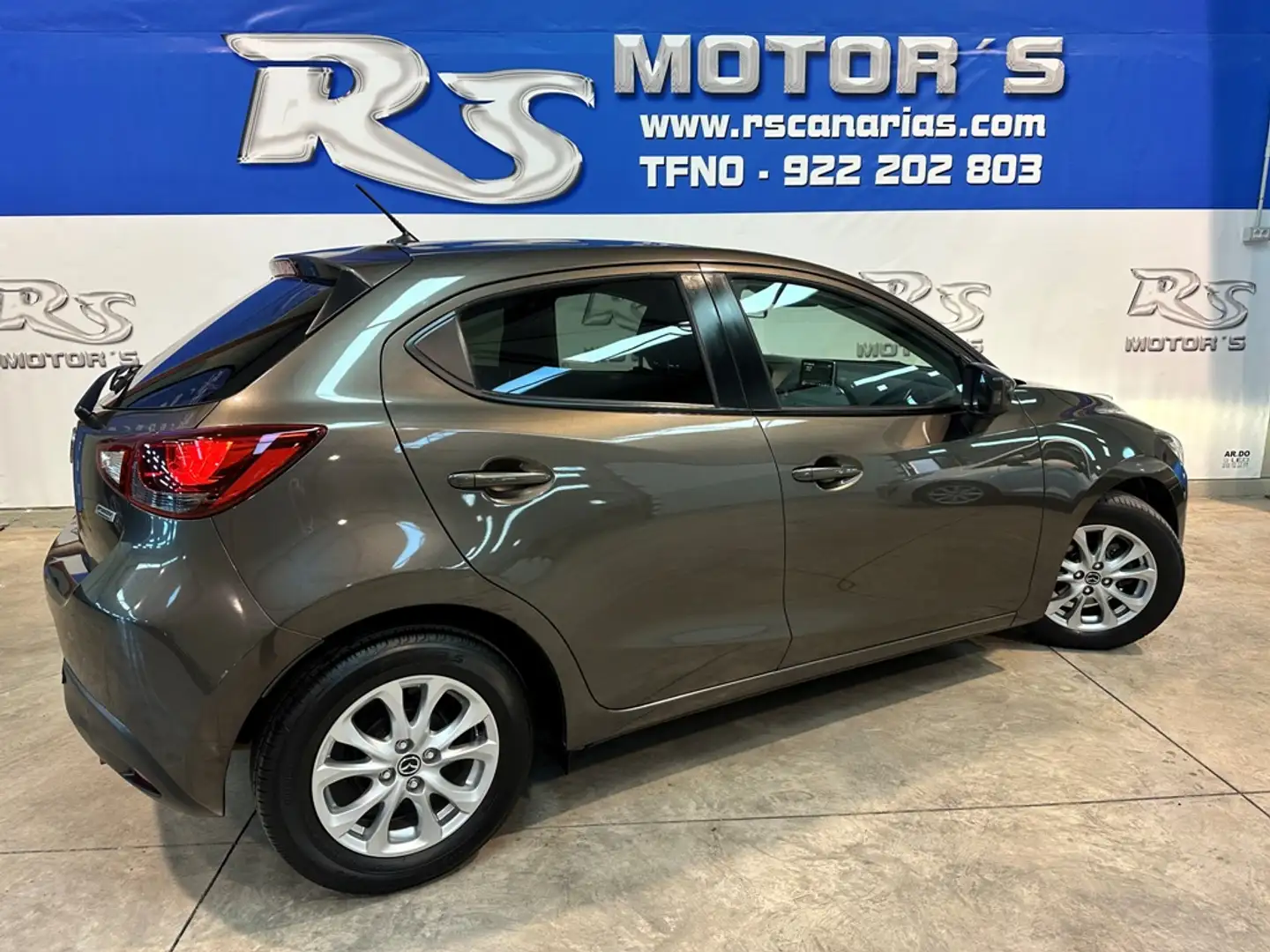 Mazda 2 1.5 Luxury 66kW Gris - 2
