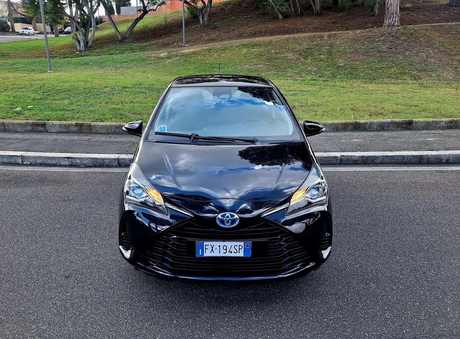 Toyota Yaris Yaris 1.5h PREZZO REALE SENZA VINCOLI FINANZIARI Nero - 2