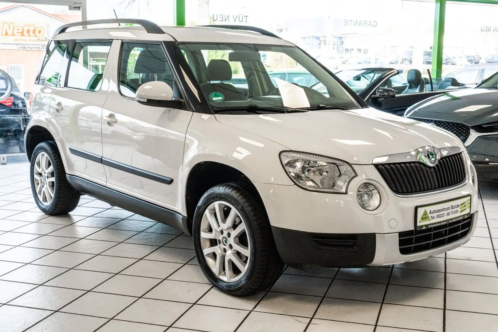 Skoda Yeti Ambition 4x4 Diesel 110 PS AHK 1.Hand Blanco - 2