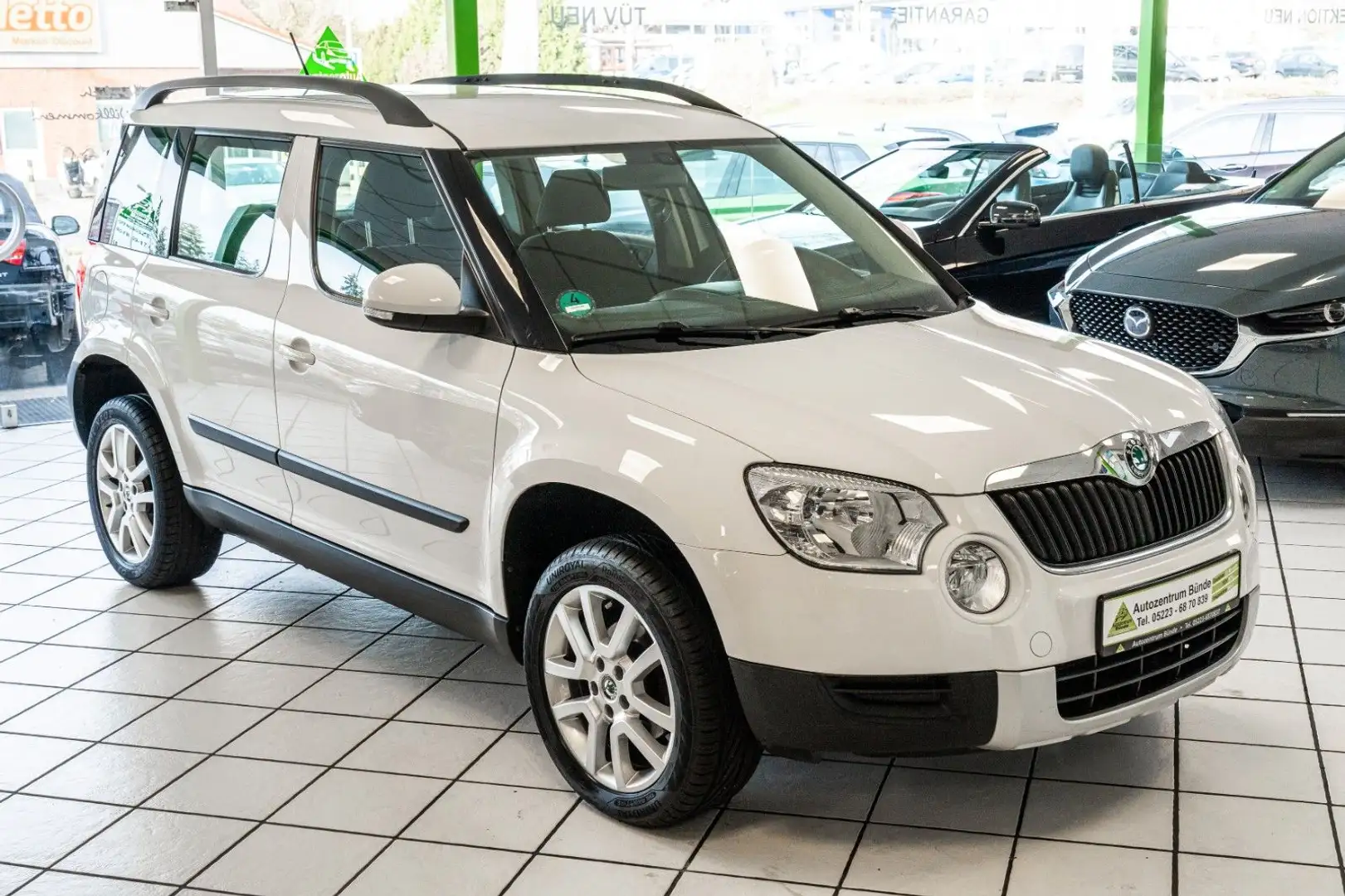 Skoda Yeti Ambition 4x4 Diesel 110 PS AHK 1.Hand Blanco - 1