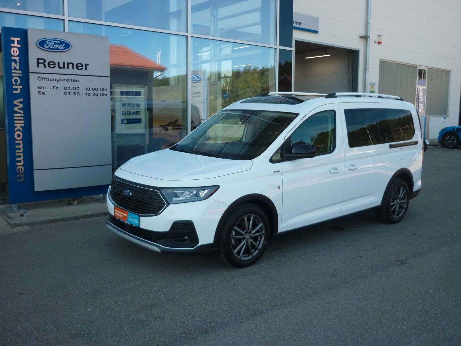 Ford Grand Tourneo