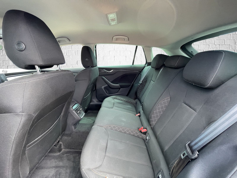 Skoda Scala 1.5 Schaltgetriebe - Ambition LED — photo 12