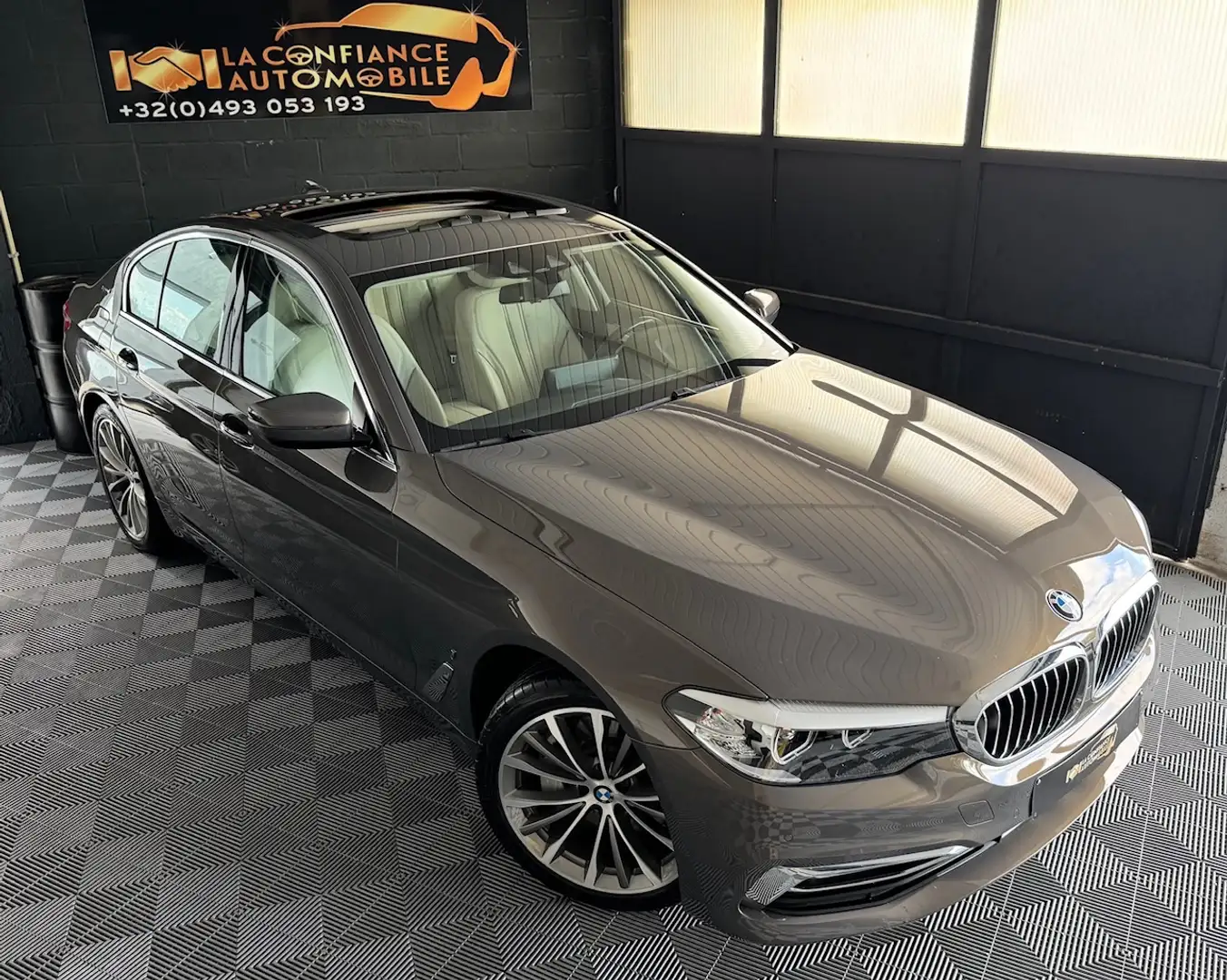 BMW 530 530eA PHEV INDIVIDUAL 1er prop garantie 1 an Gris - 1