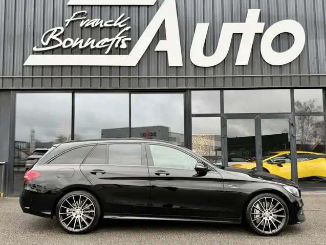 Mercedes-Benz C 63 AMG 450 AMG 3.0 V6 367 Ch 4MATIC 7G-TRONIC / Toit ouvrant / Jantes 19