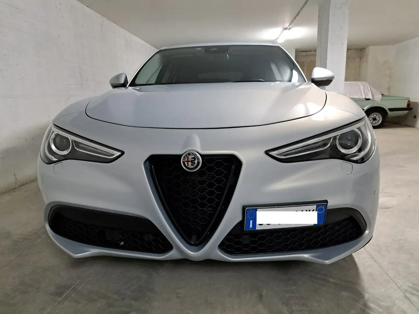 Alfa Romeo Stelvio Gris - 2
