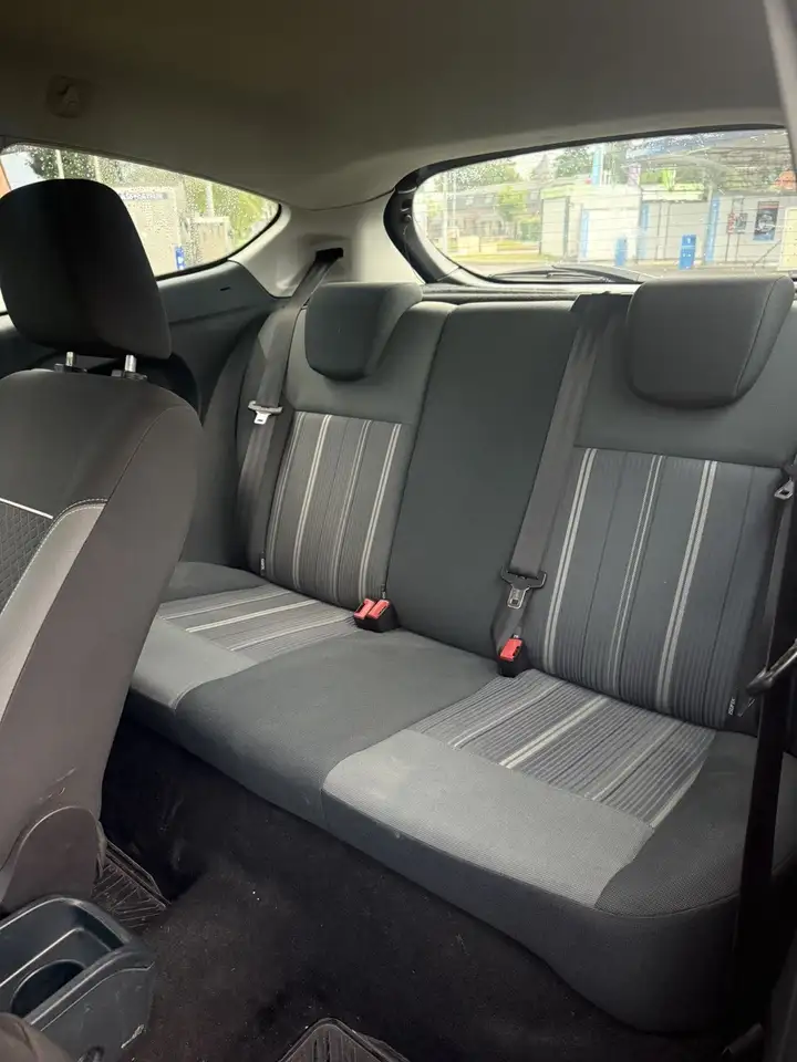 Ford Fiesta 3 portes — photo 7