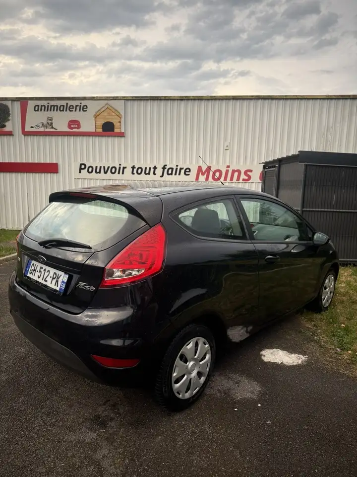 Ford Fiesta 3 portes — photo 2