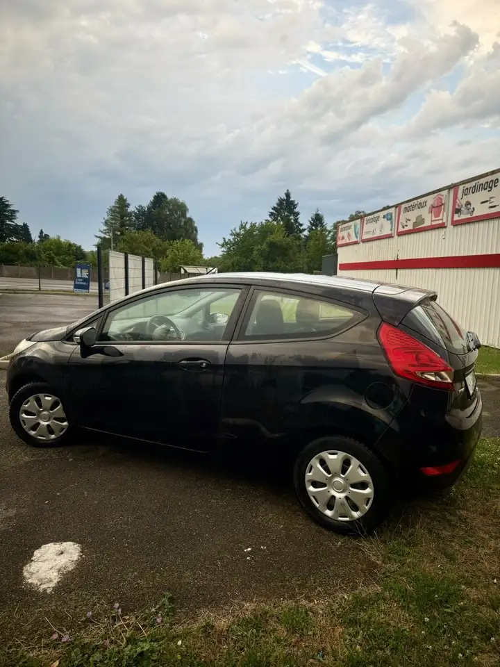 Ford Fiesta 3 portes — photo 4