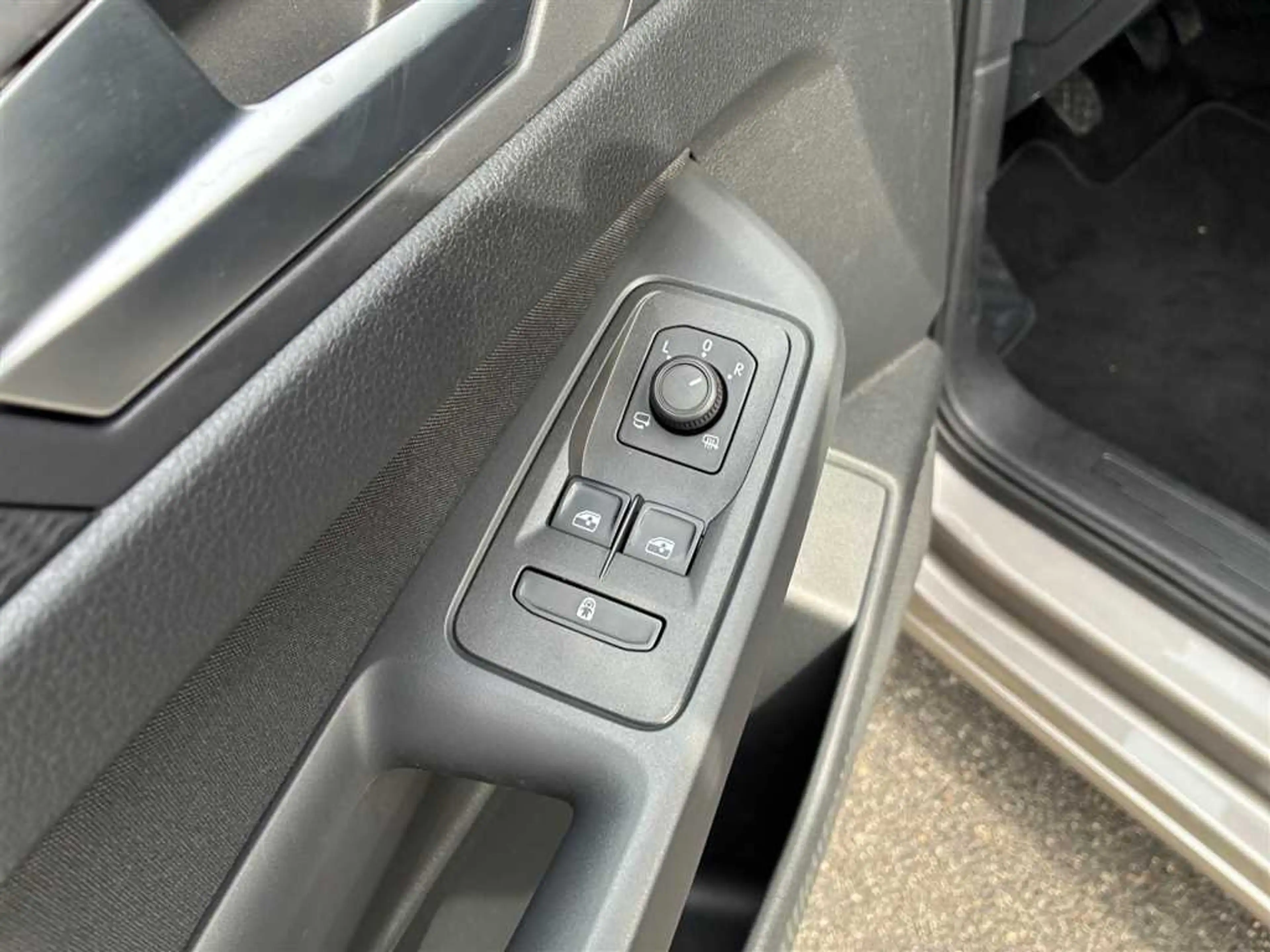 Ford Tourneo Connect Kombi Titanium 2.0 EcoBlue — photo 14