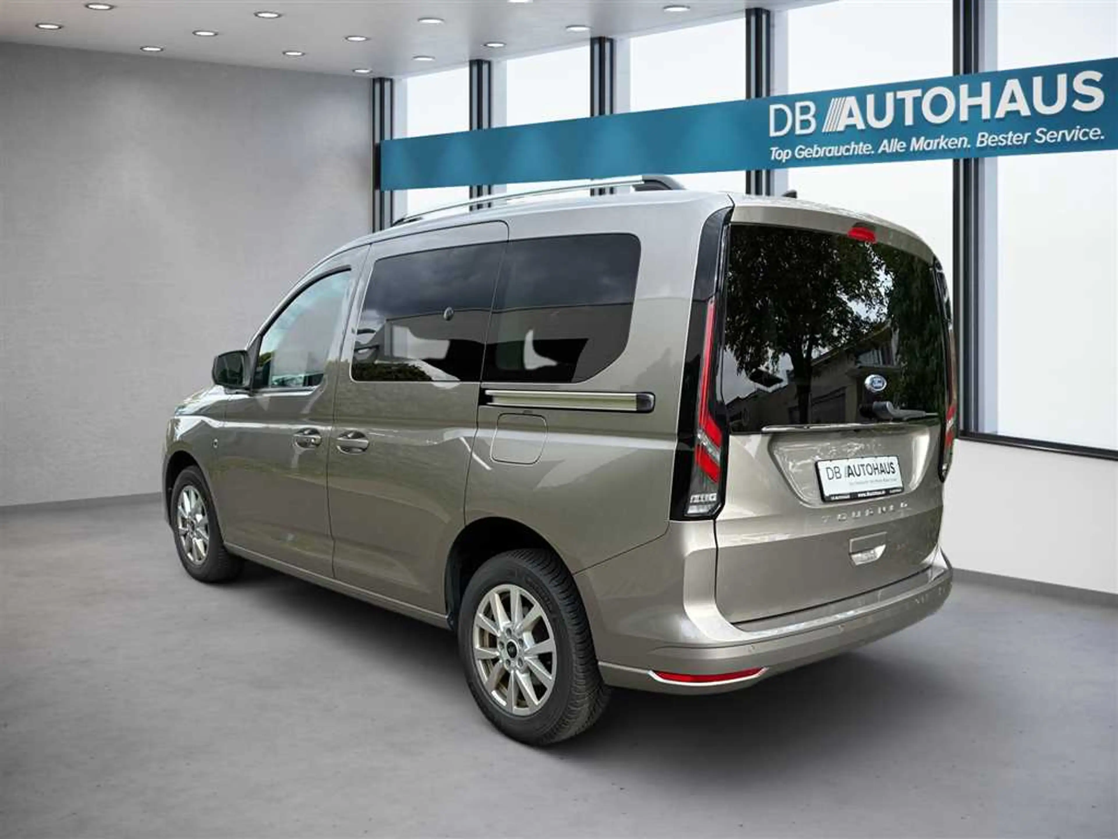 Ford Tourneo Connect Kombi Titanium 2.0 EcoBlue — photo 6