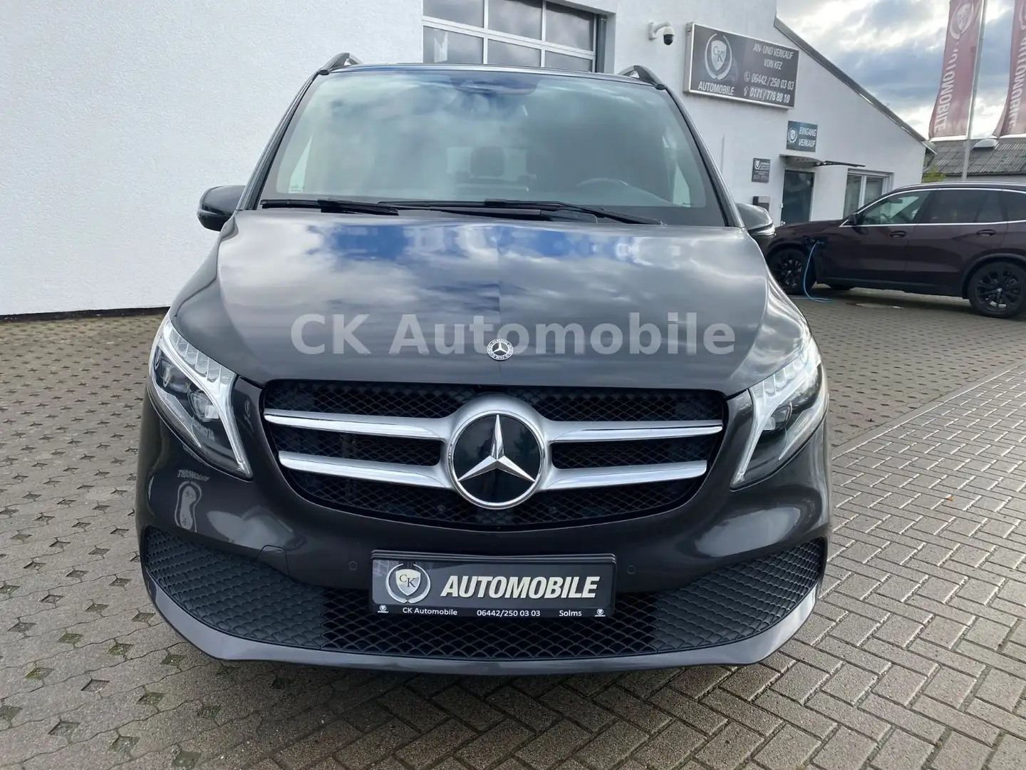 Mercedes-Benz V 300 d EDITION 4MATIC lang/7Sitze/Navi/Kam./LED Gris - 2