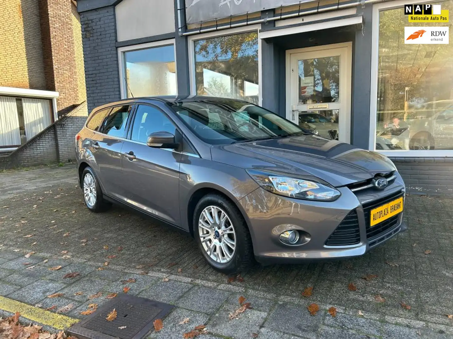 Ford Focus Wagon 1.6 EcoBoost Titanium / NAVI / ACHTERUITRIJ Gris - 1