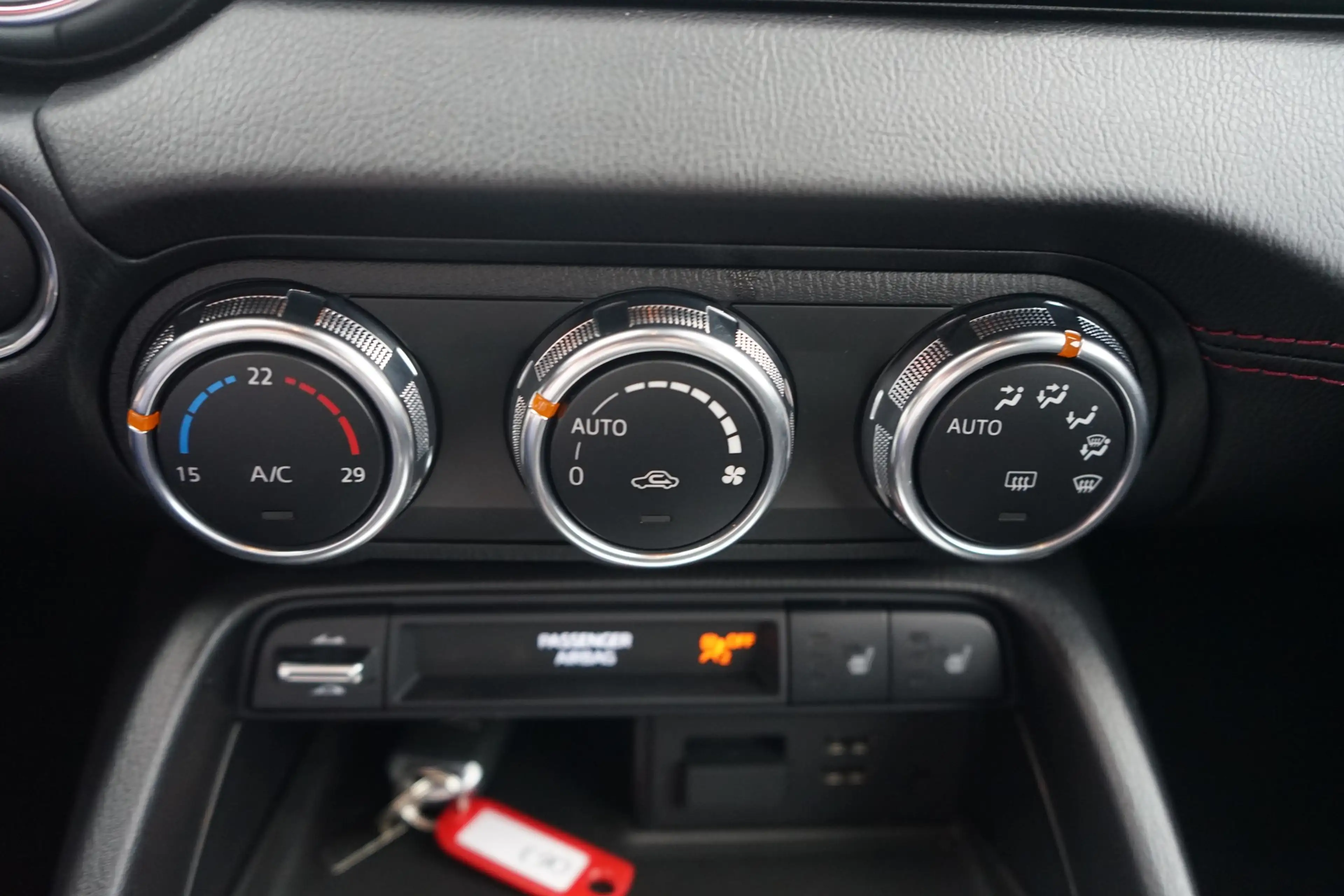 Mazda MX-5 1.5 Center-Line LED Kamera Leder Hardtop — photo 15