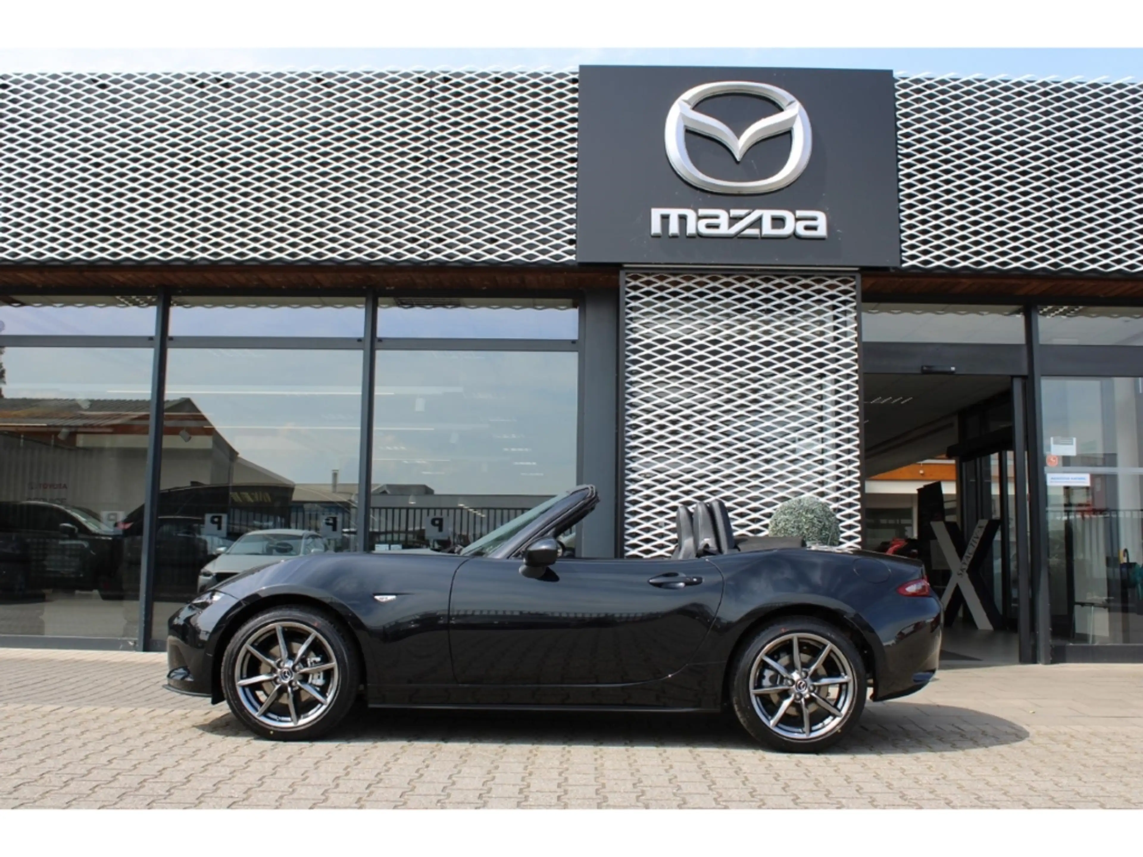 Mazda MX-5 SKYACTIV-G Exclusive+LEDER+GJ-RÄDER !! — photo 2