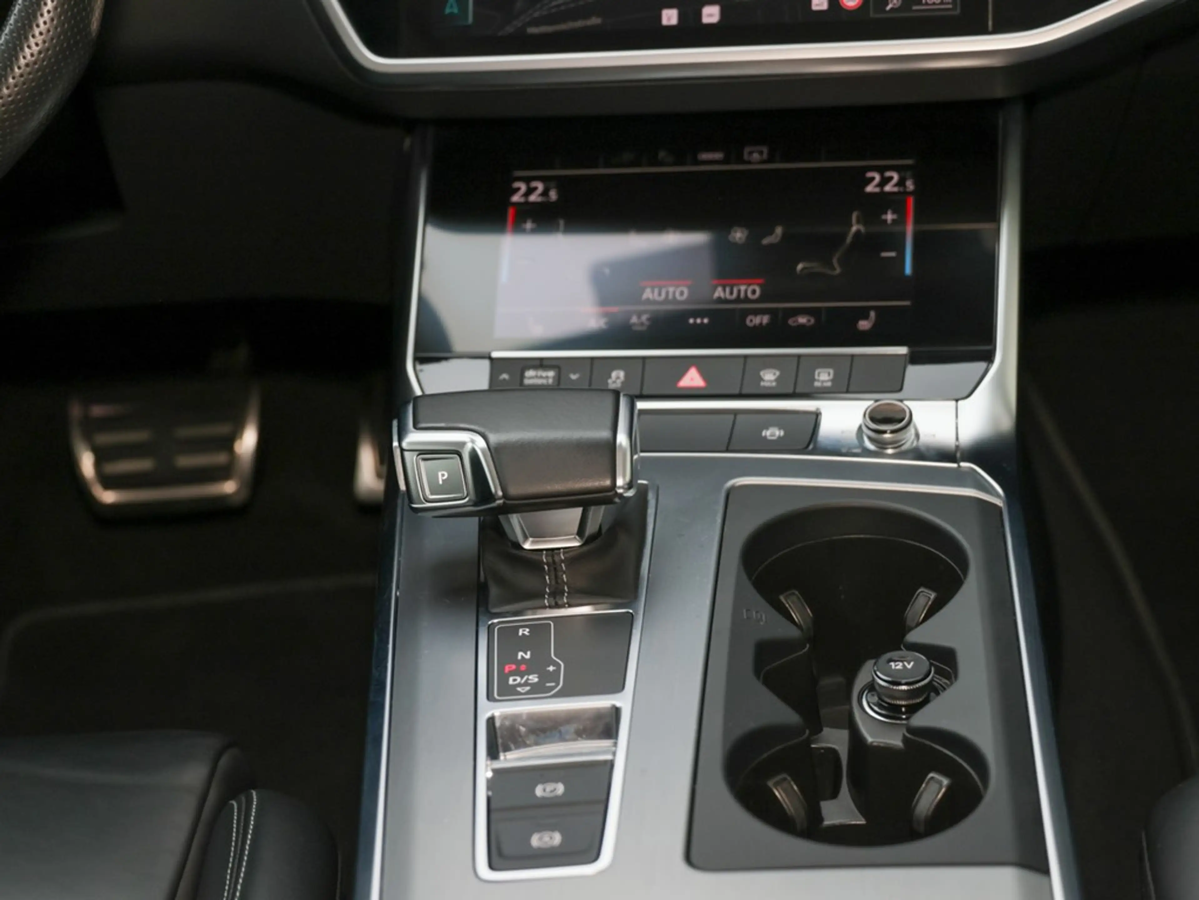 Audi A6 Avant 55 TFSI e S line quattro S tronic — photo 16