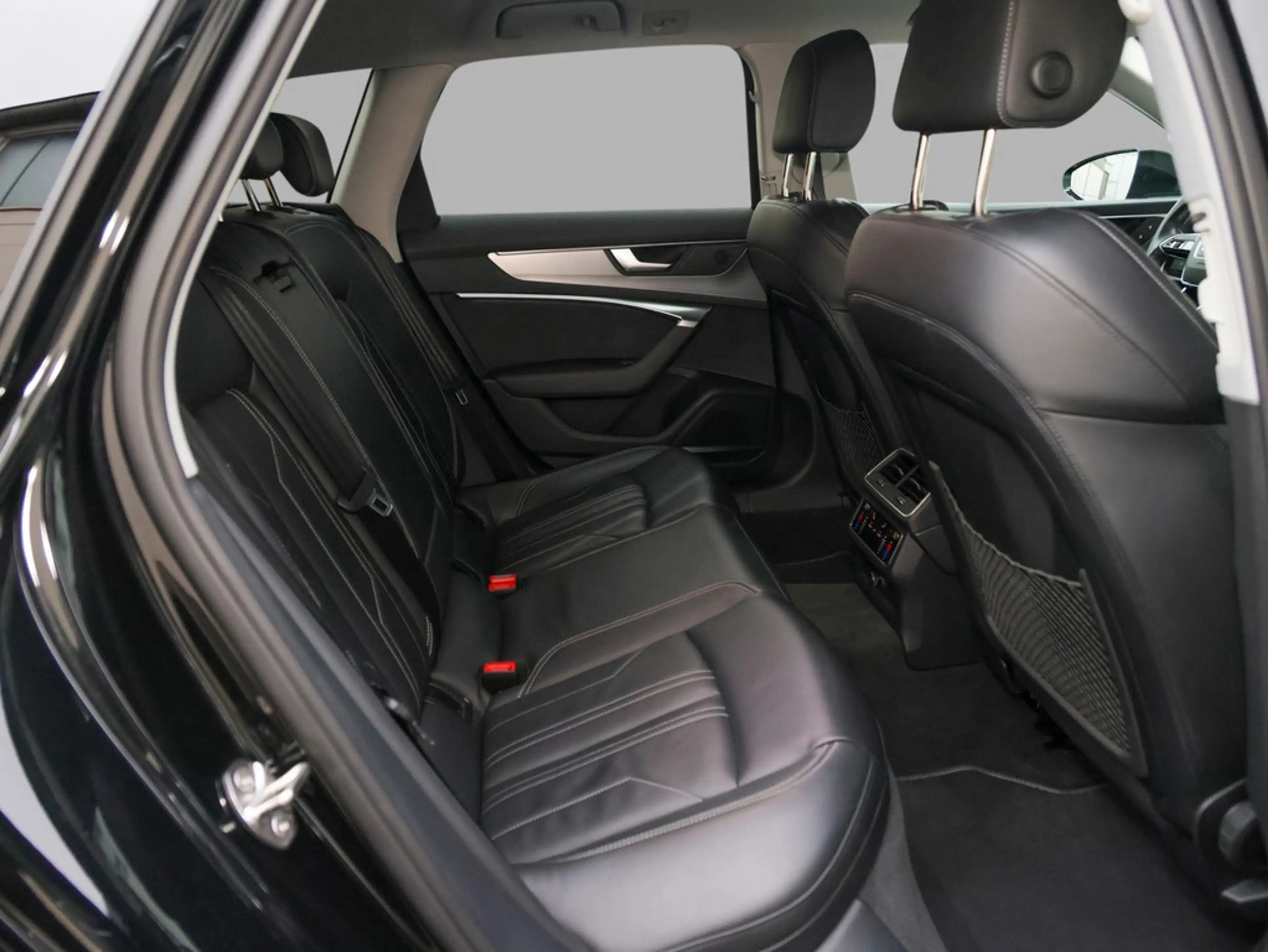 Audi A6 Avant 55 TFSI e S line quattro S tronic — photo 12