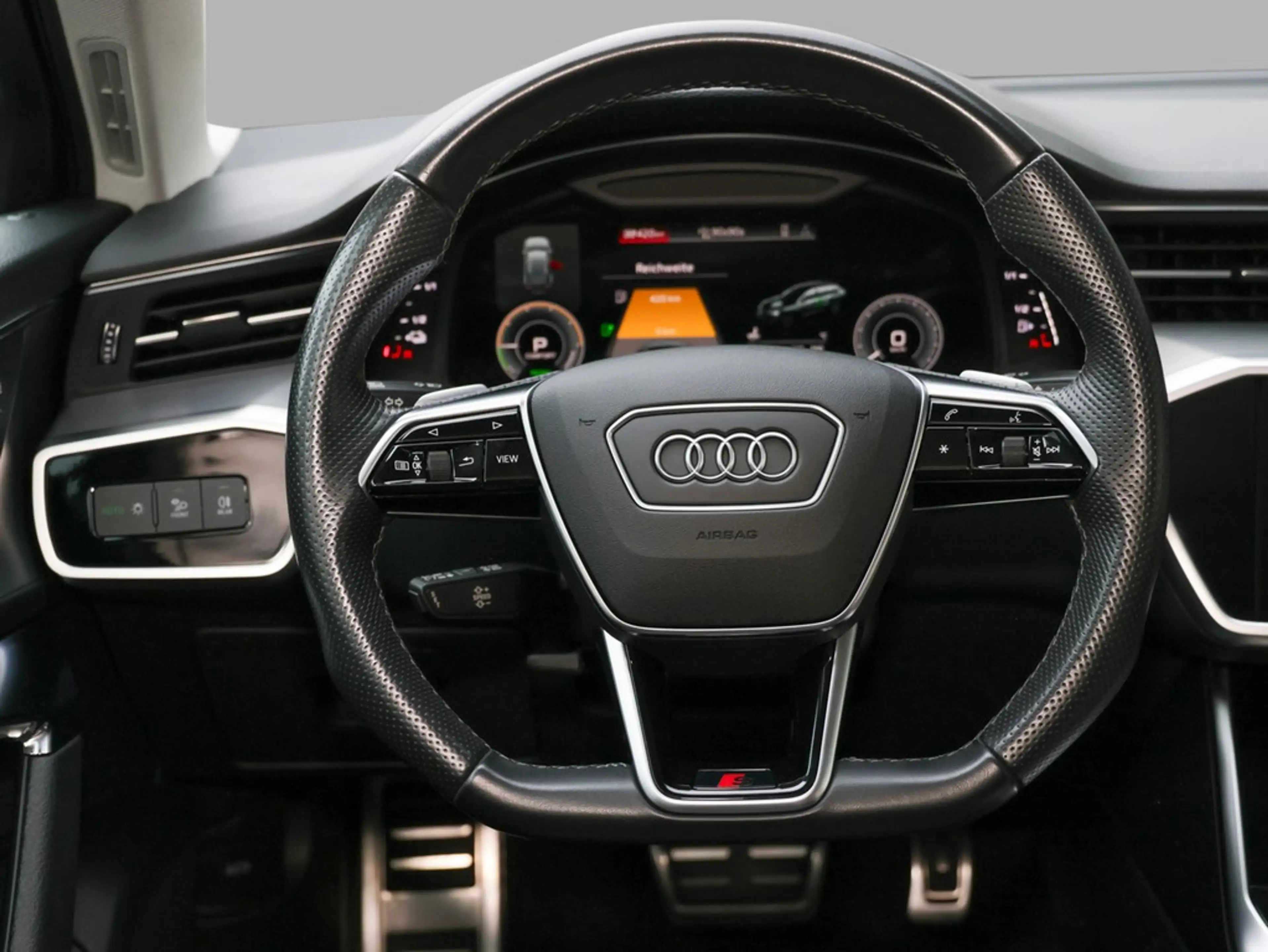 Audi A6 Avant 55 TFSI e S line quattro S tronic — photo 17
