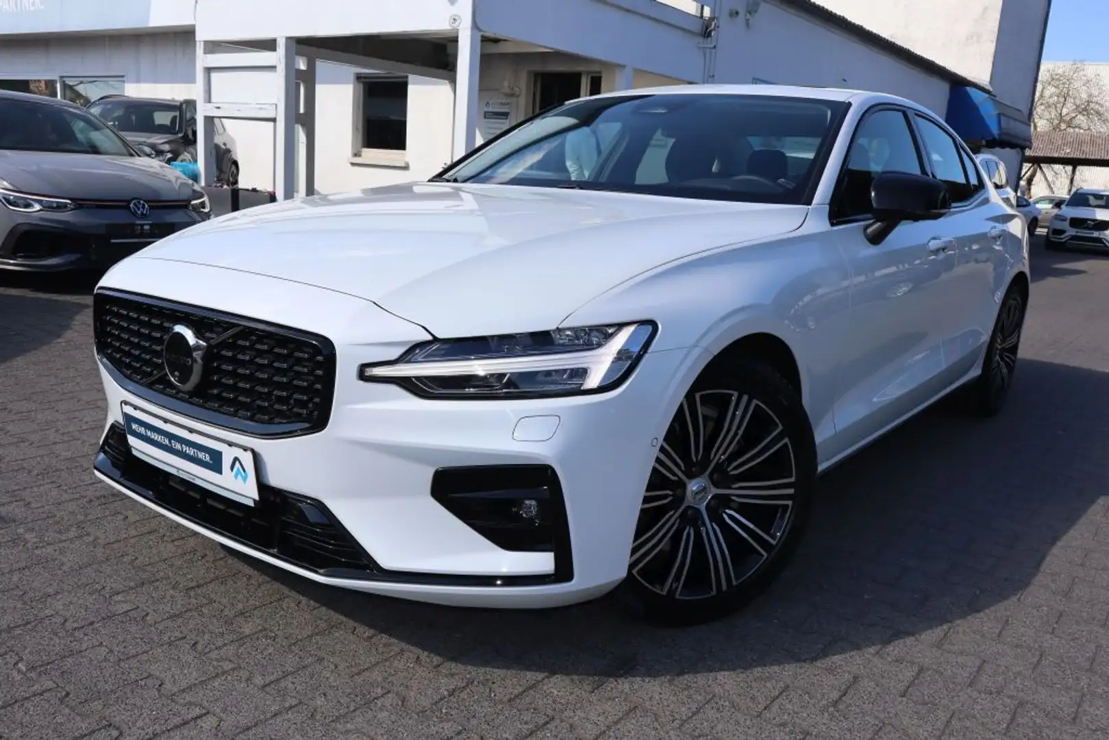 Volvo S60 S60 B5 B AWD Ultimate Dark|NAVI|SHZ V+H|360 CAM - 1