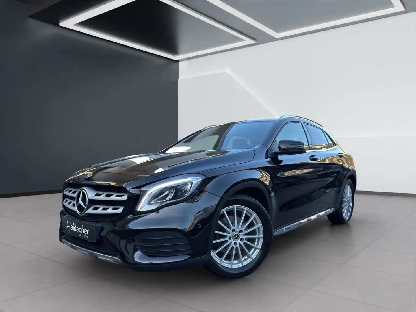 Mercedes-Benz GLA 220 d 4MATIC AMG Line PTS Shz AMG LED Klima Schwarz - 2