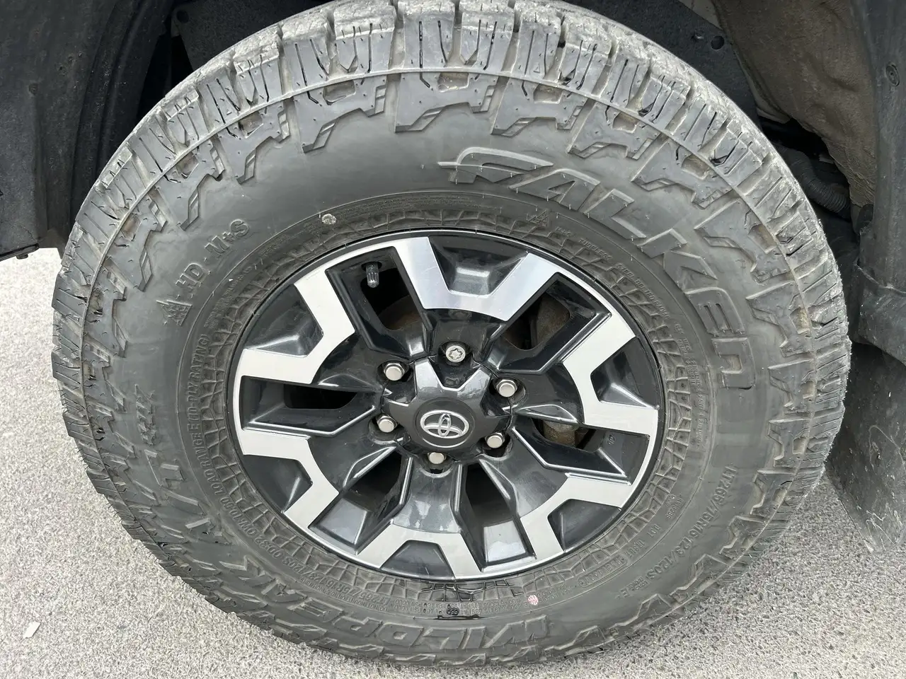Toyota Tacoma снимка Toyota Tacoma
