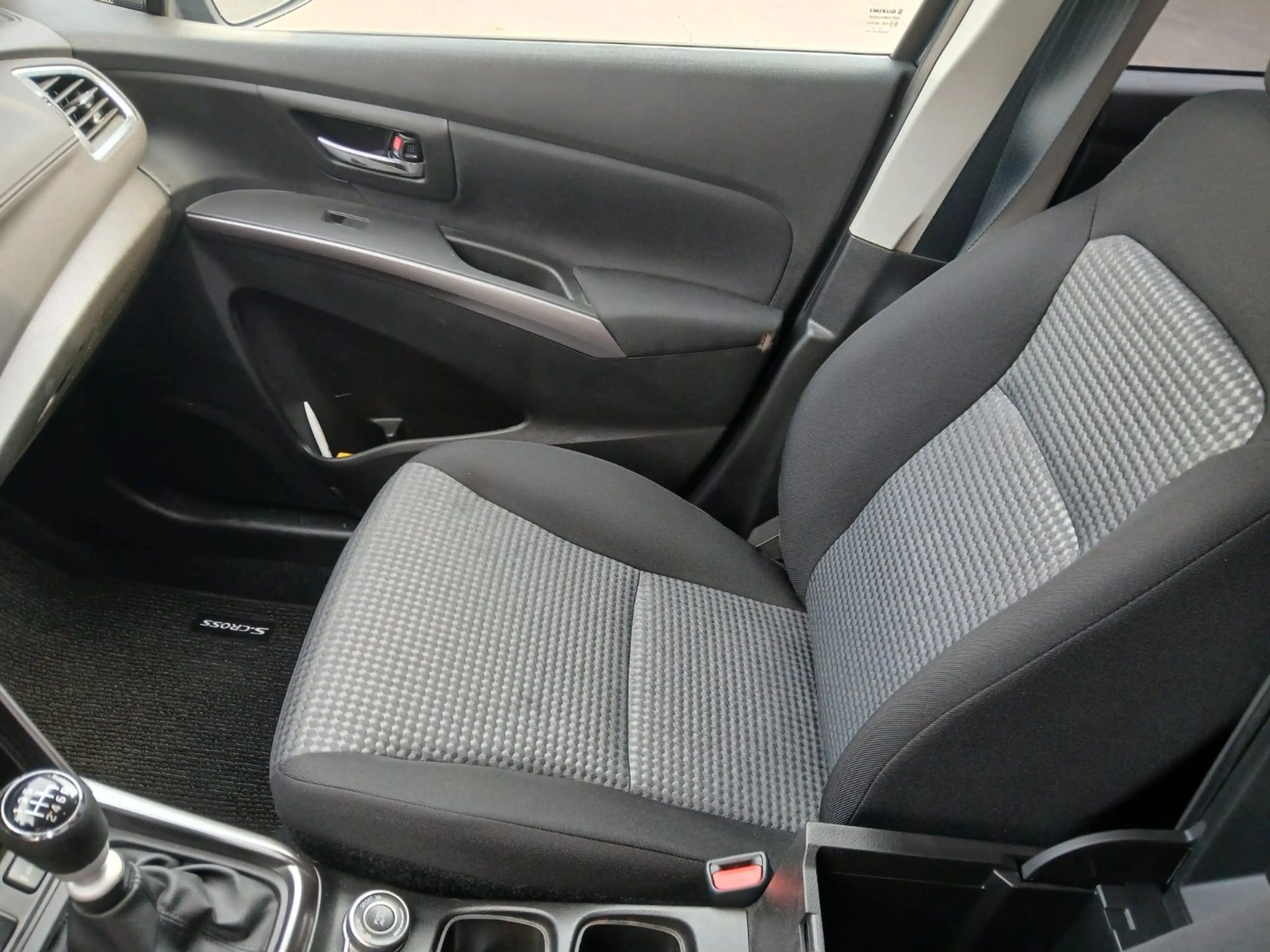 Suzuki SX4 — photo 5