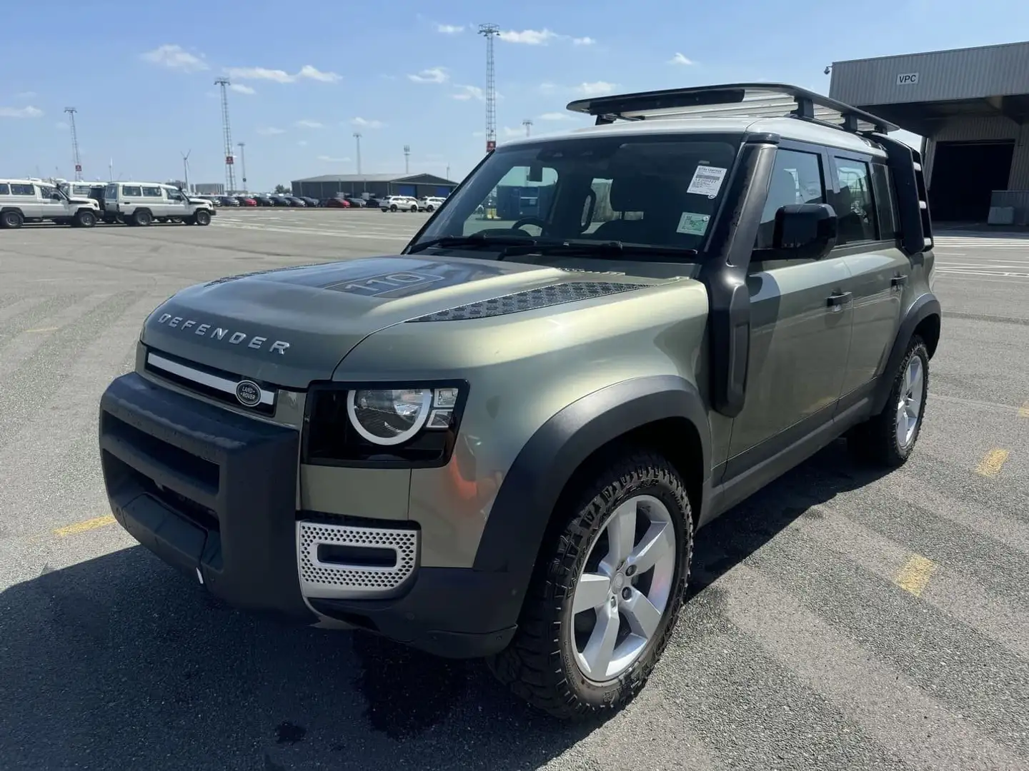Land Rover Defender RHD Defender 110 D240 AWD 2.0L Dsel 8-Spd AT 240hp Yeşil - 1