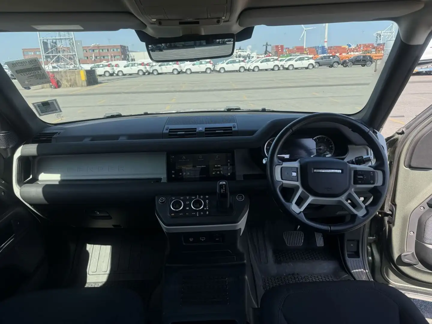 Land Rover Defender RHD Defender 110 D240 AWD 2.0L Dsel 8-Spd AT 240hp Yeşil - 2