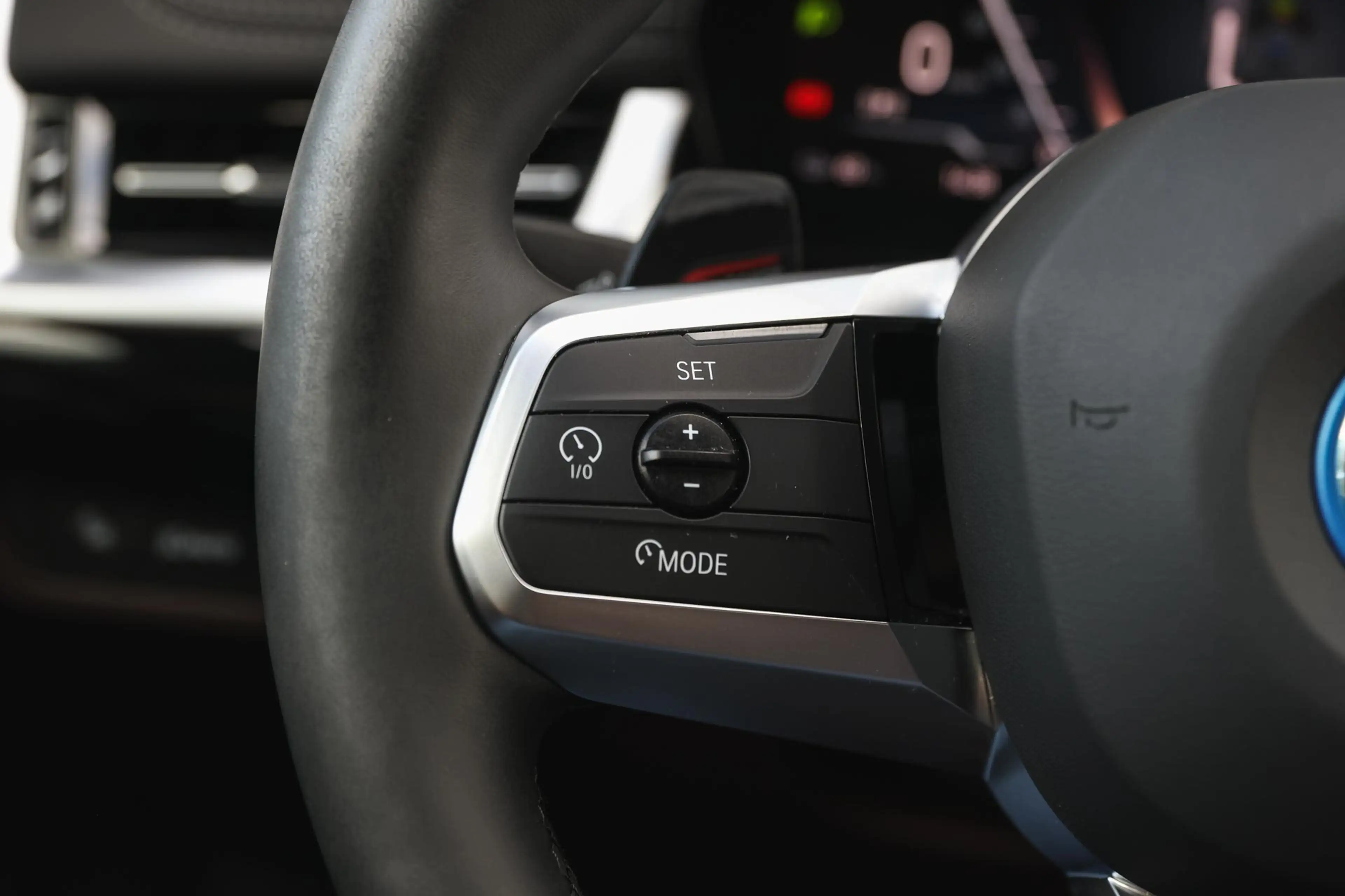 BMW iX1 xDrive30 M Sport / Sportstoelen / Comfort Access / — photo 13