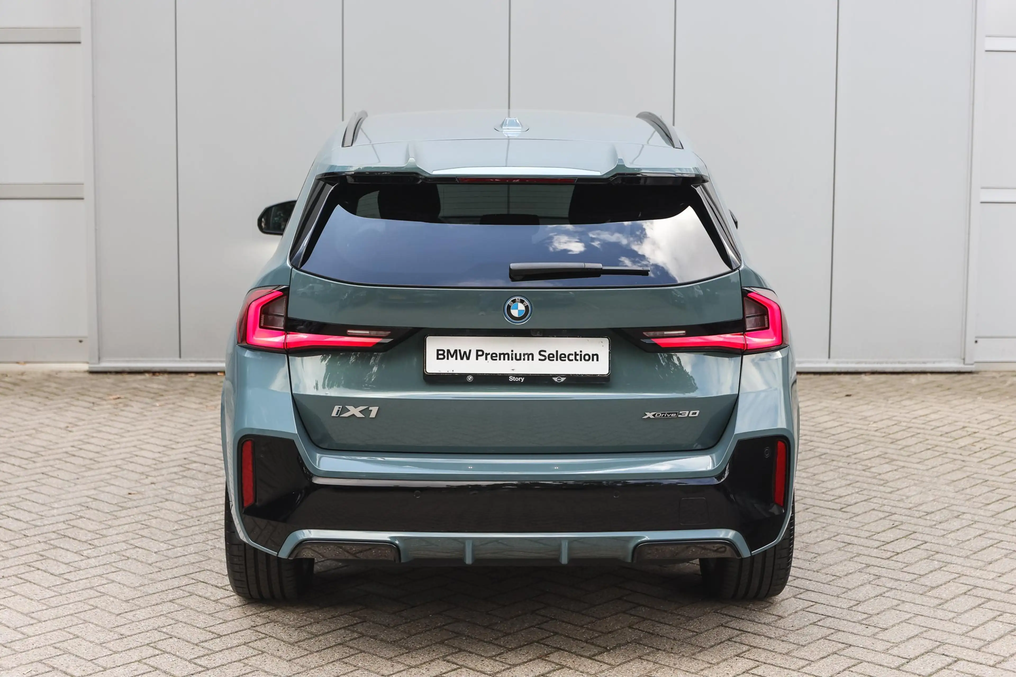 BMW iX1 xDrive30 M Sport / Sportstoelen / Comfort Access / — photo 6