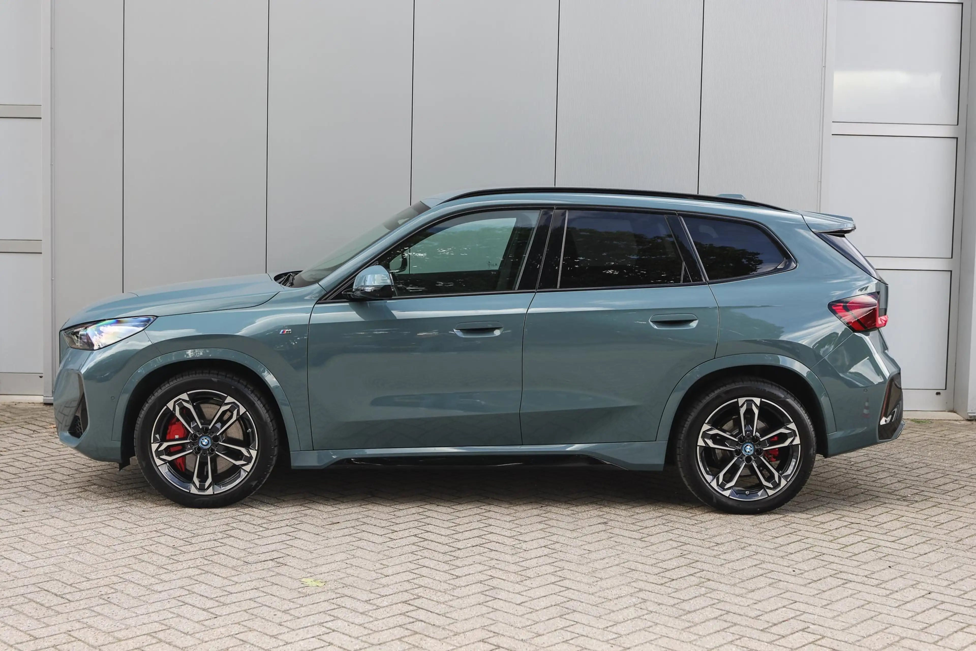 BMW iX1 xDrive30 M Sport / Sportstoelen / Comfort Access / — photo 7