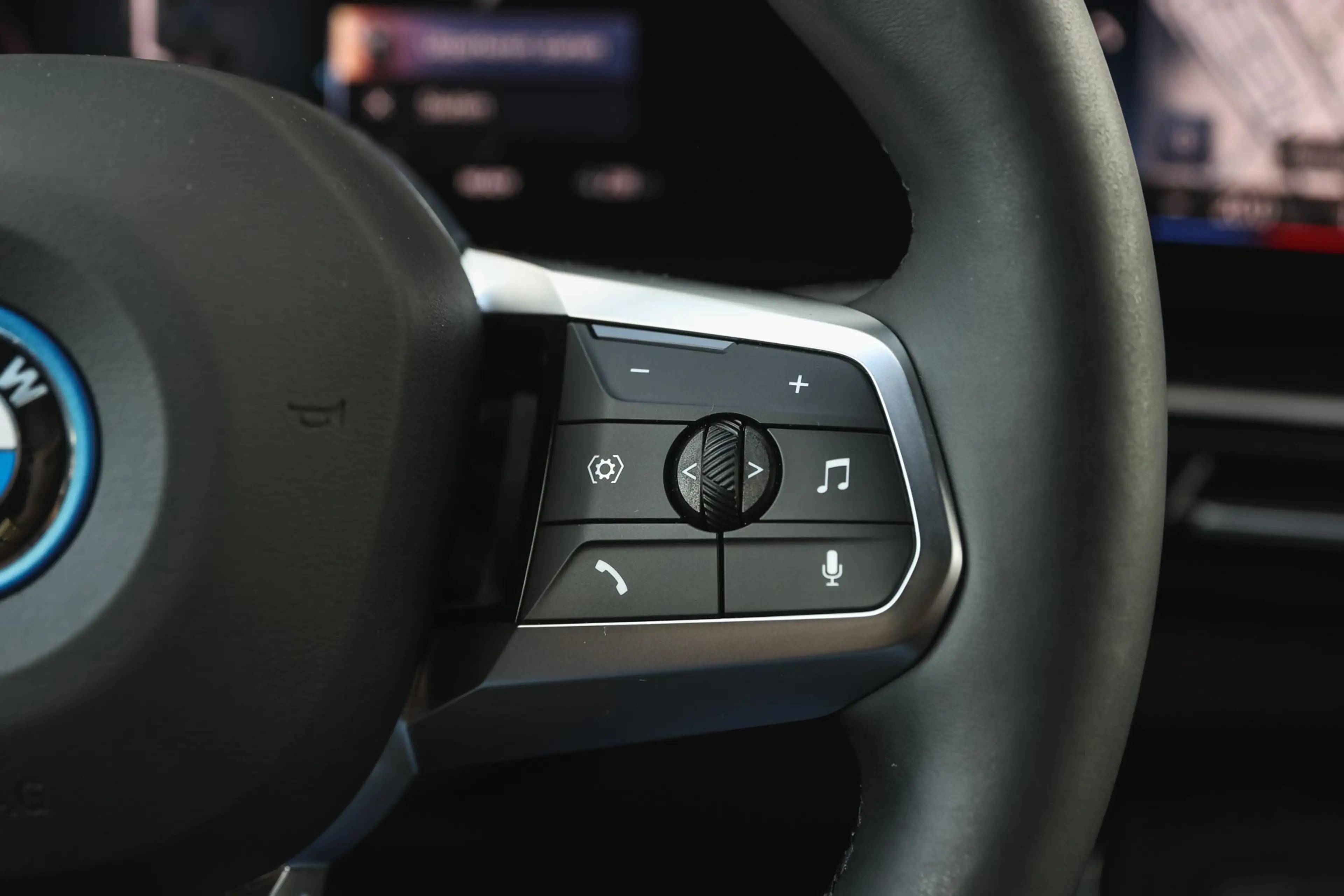 BMW iX1 xDrive30 M Sport / Sportstoelen / Comfort Access / — photo 14