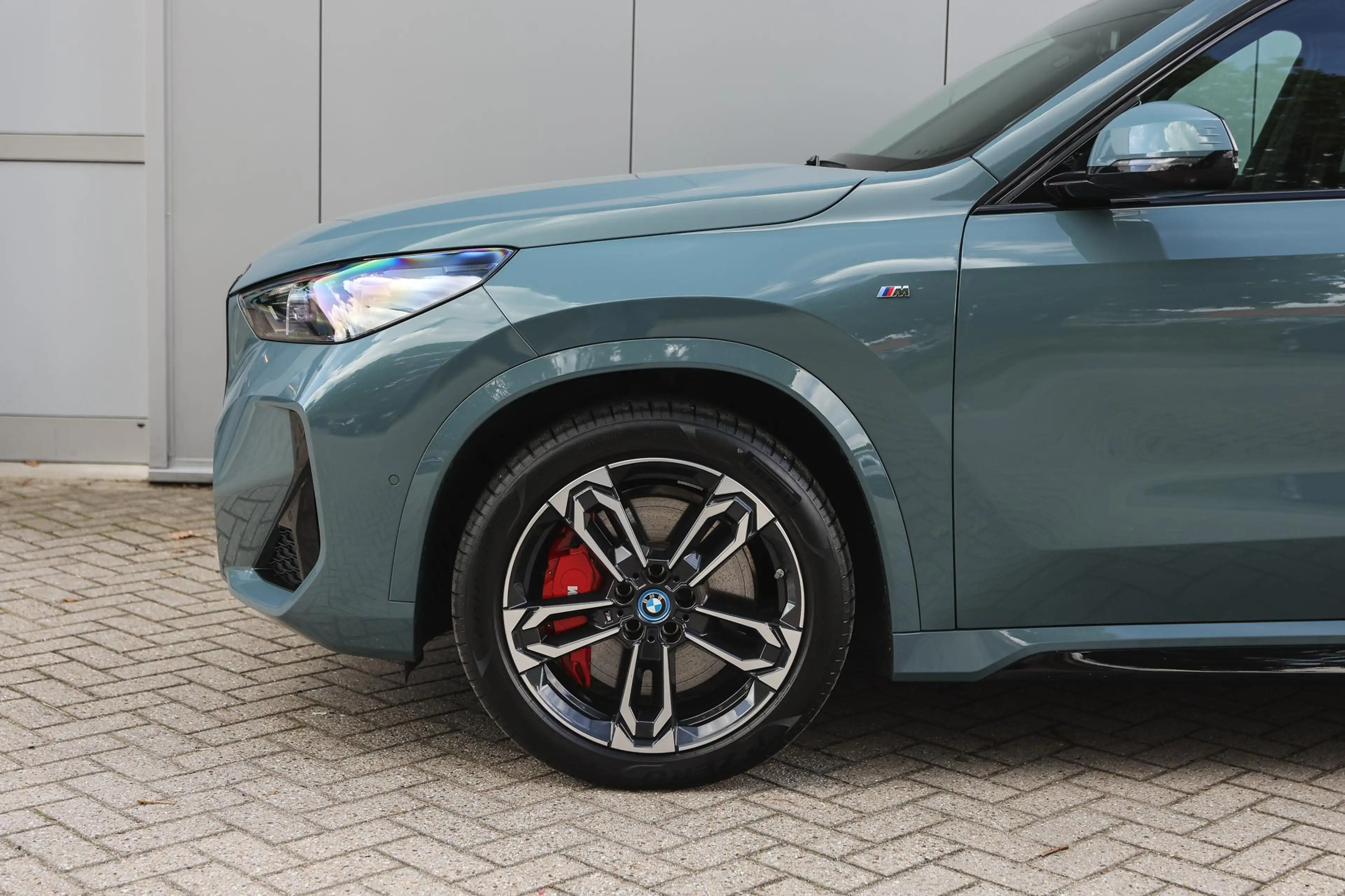 BMW iX1 xDrive30 M Sport / Sportstoelen / Comfort Access / — photo 4