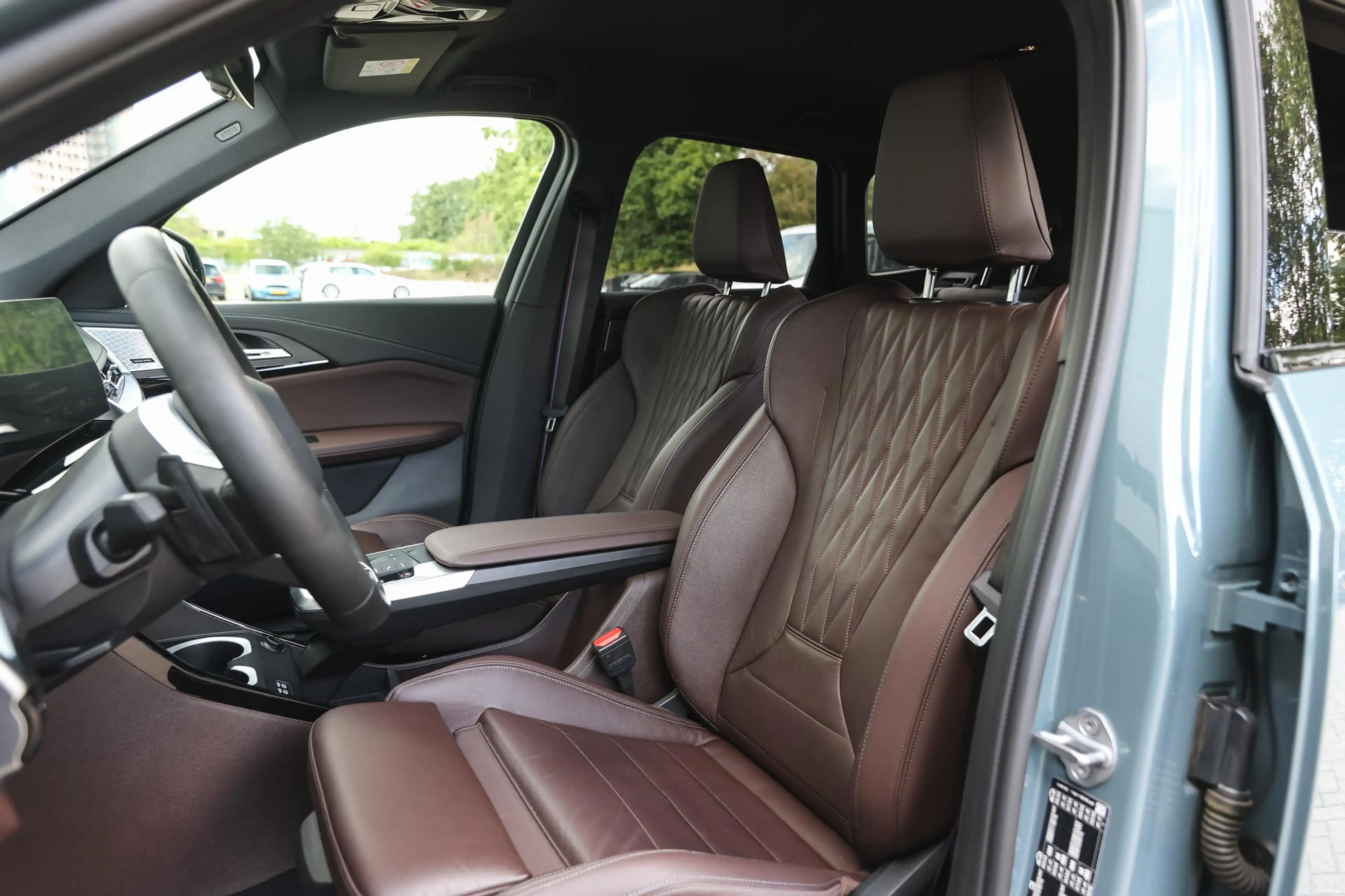 BMW iX1 xDrive30 M Sport / Sportstoelen / Comfort Access / — photo 8