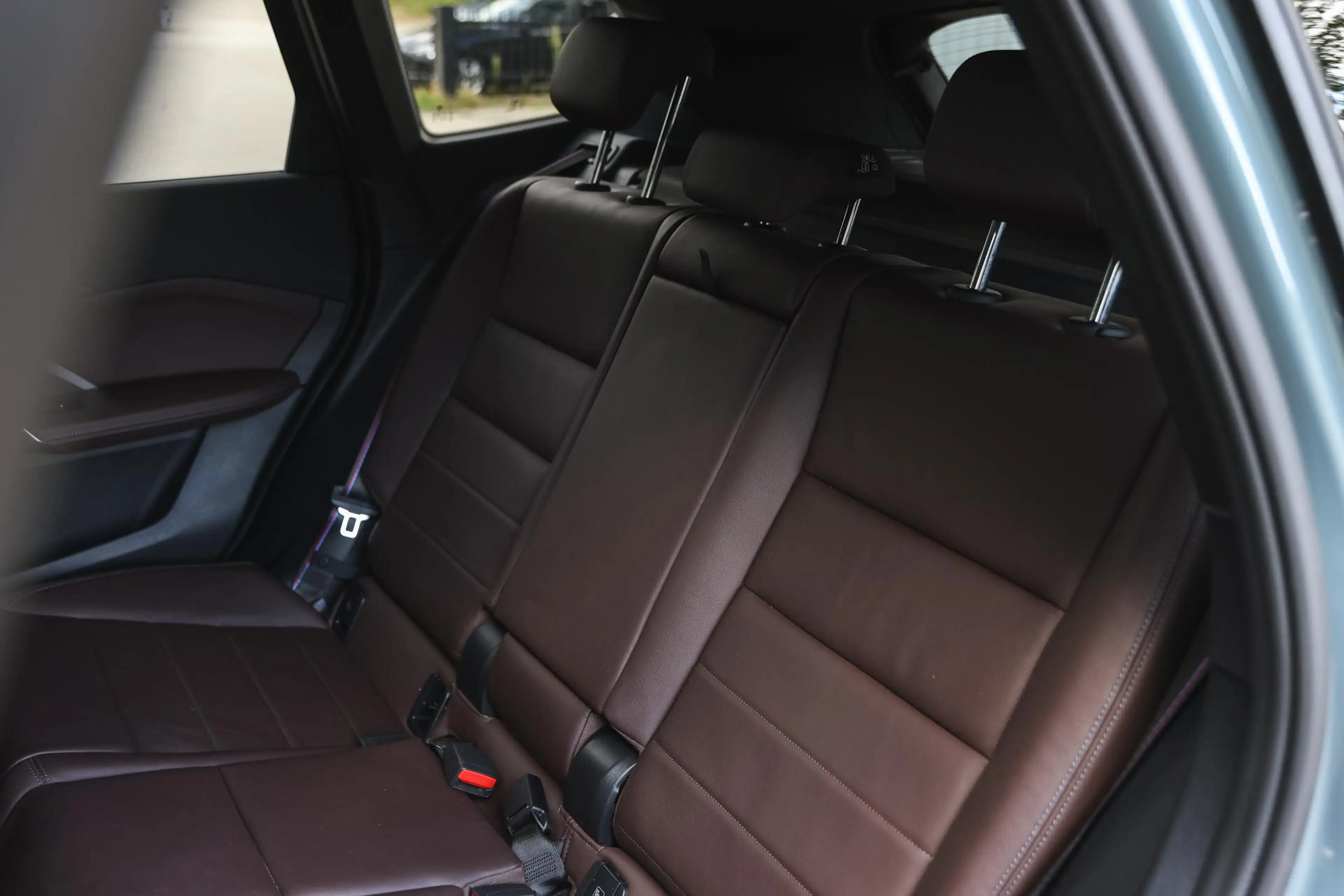 BMW iX1 xDrive30 M Sport / Sportstoelen / Comfort Access / — photo 12