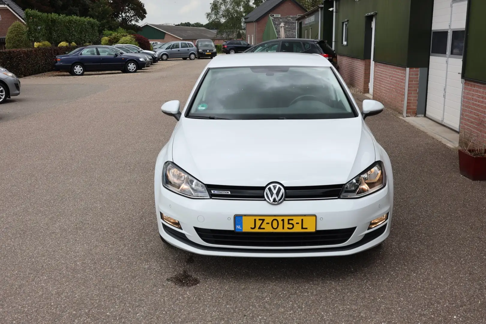 Volkswagen Golf 1.0 TSI Connected Series, AUTOMAAT, Dealer onderho Wit - 2