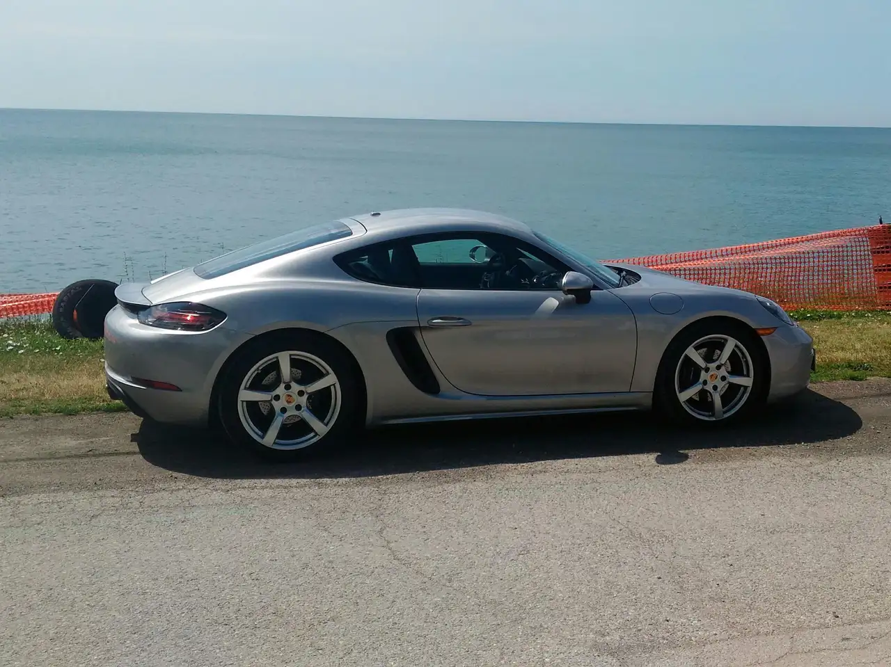Porsche 718 Cayman снимка Porsche 718 Cayman