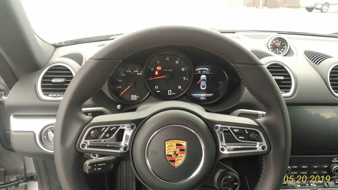 Porsche 718 Cayman снимка Porsche 718 Cayman