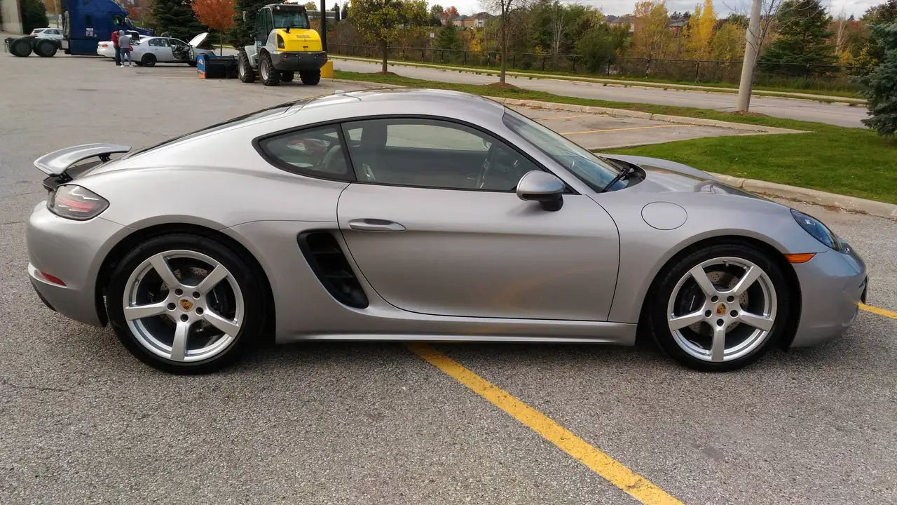 Porsche 718 Cayman снимка Porsche 718 Cayman