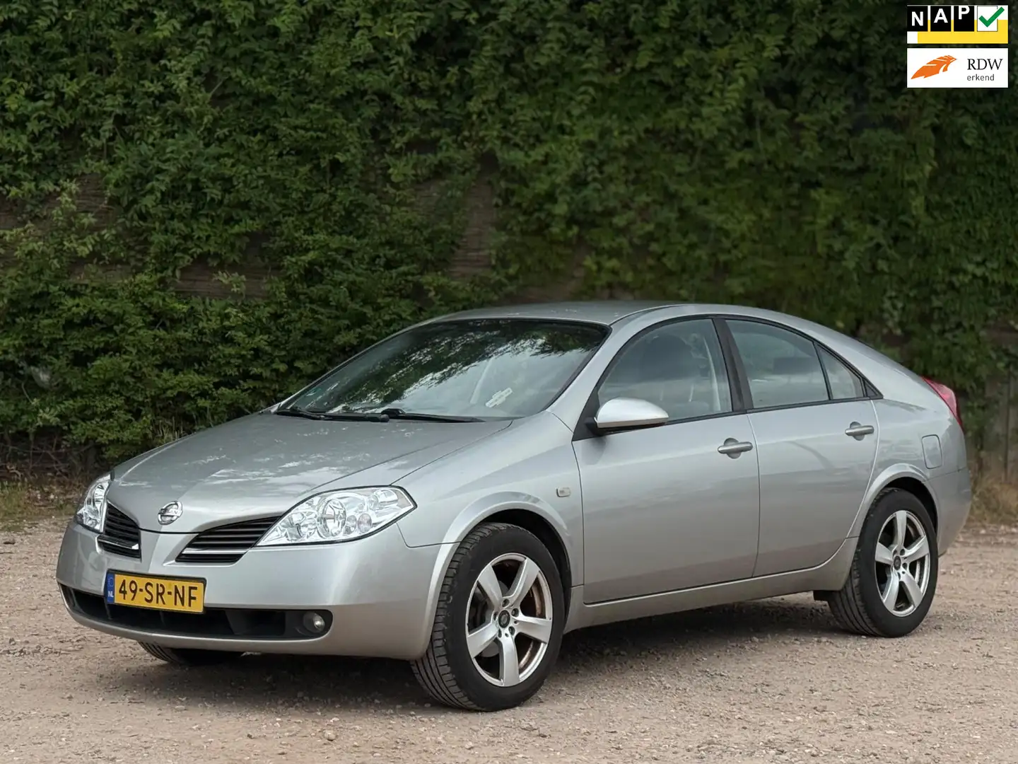 Nissan Primera 1.8 Selection Grijs - 1