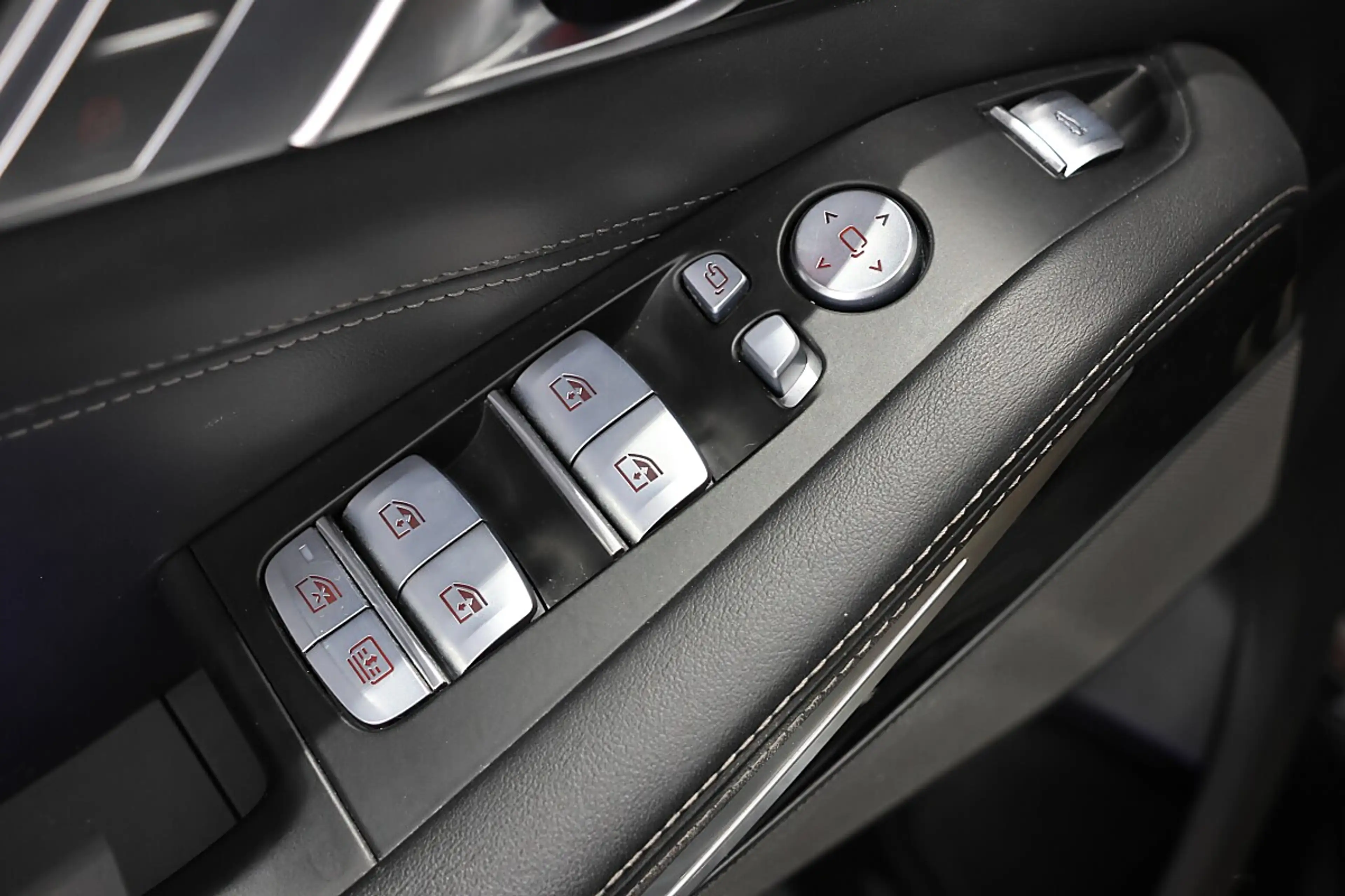 BMW X7 xDrive40d M Sport – Black Sapphire Metallic | S... — photo 10