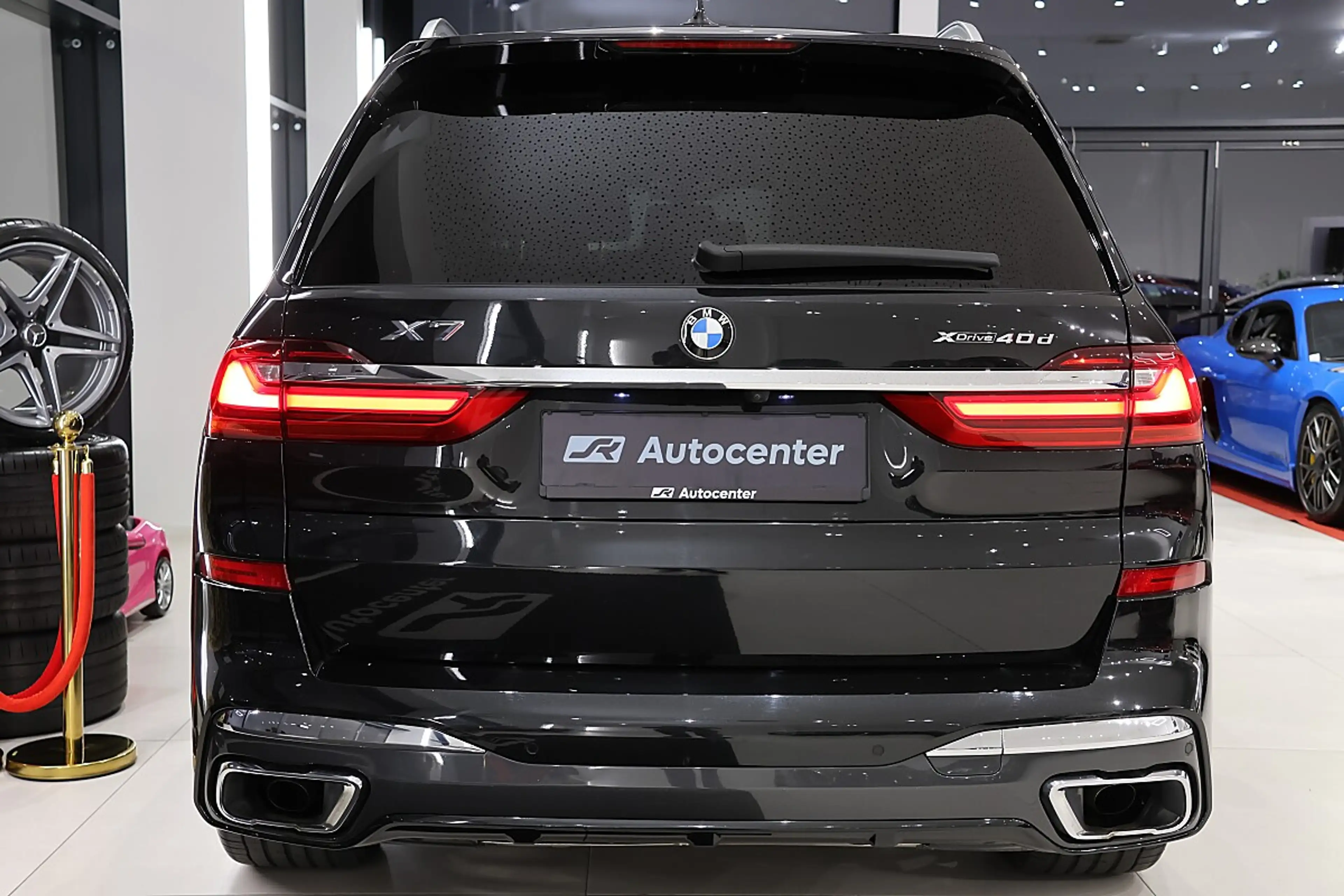 BMW X7 xDrive40d M Sport – Black Sapphire Metallic | S... — photo 5