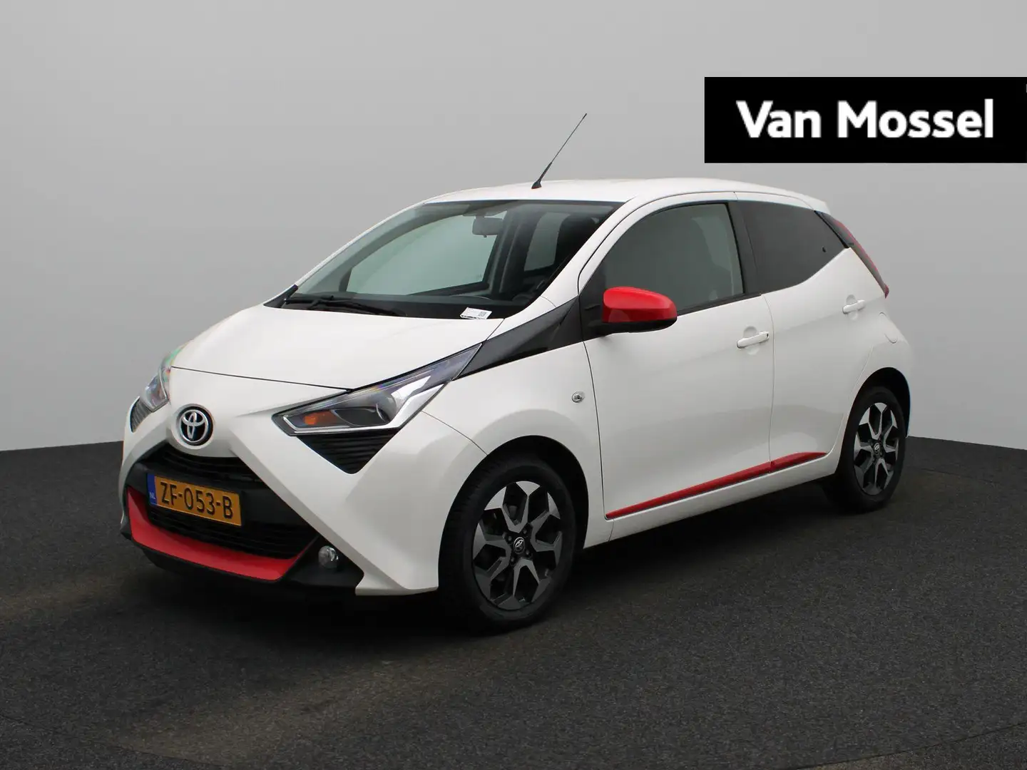 Toyota Aygo 1.0 VVT-i x-joy Aut. | Apple carplay | Airco | LMV Bianco - 1