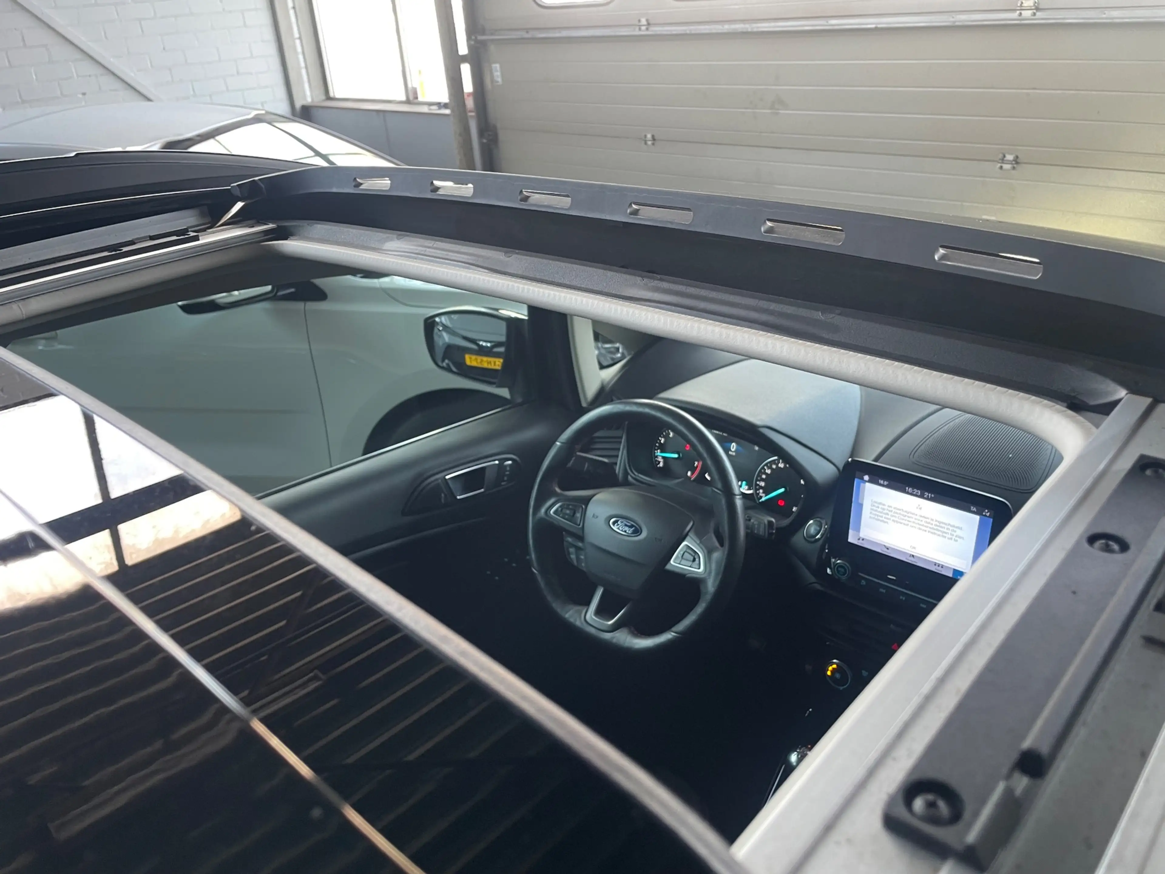 Ford EcoSport 1.0 ST-Line PANO WINTERPACK CARPLAY CLIMA CAMERA — photo 35