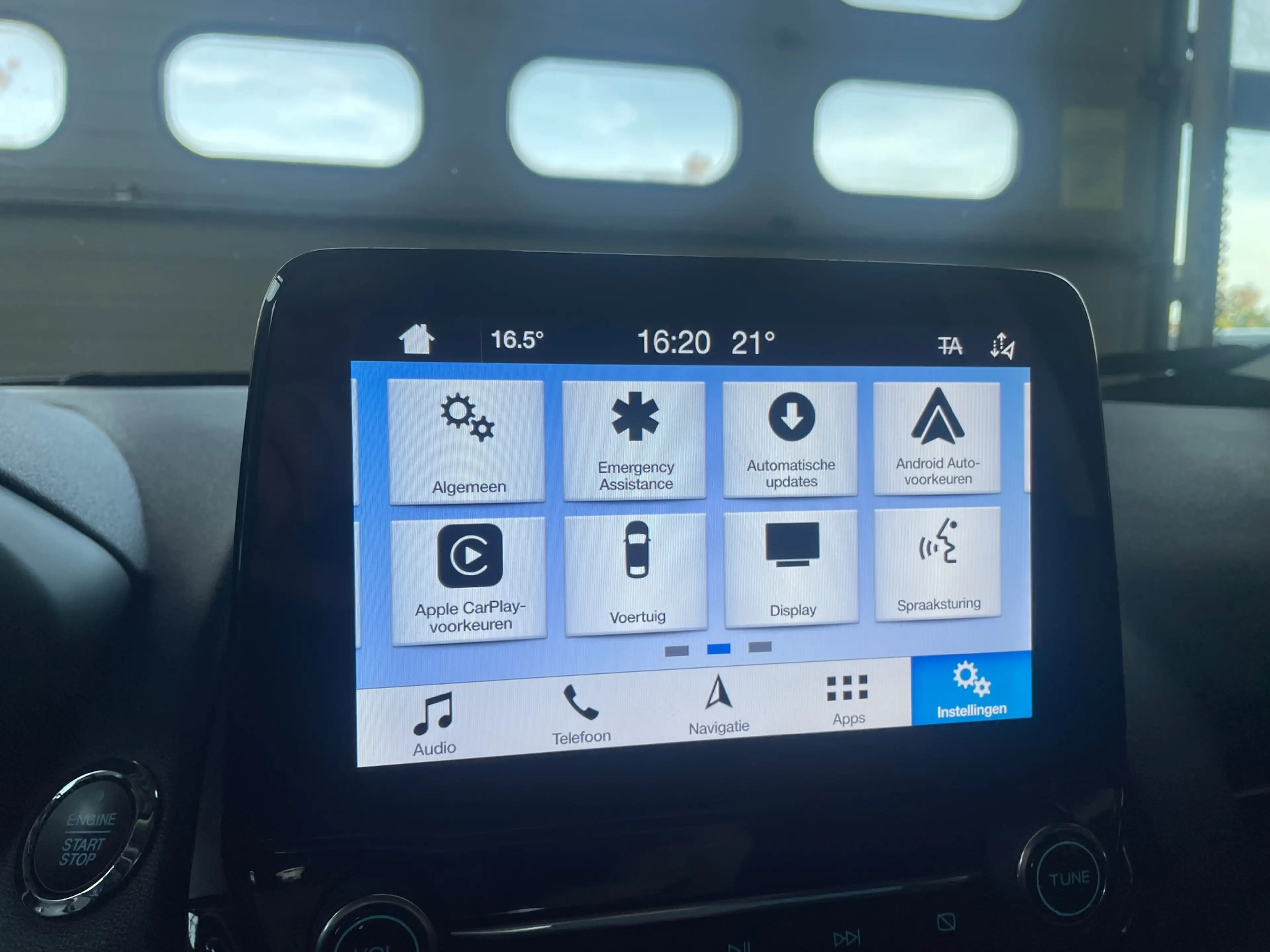 Ford EcoSport 1.0 ST-Line PANO WINTERPACK CARPLAY CLIMA CAMERA — photo 17