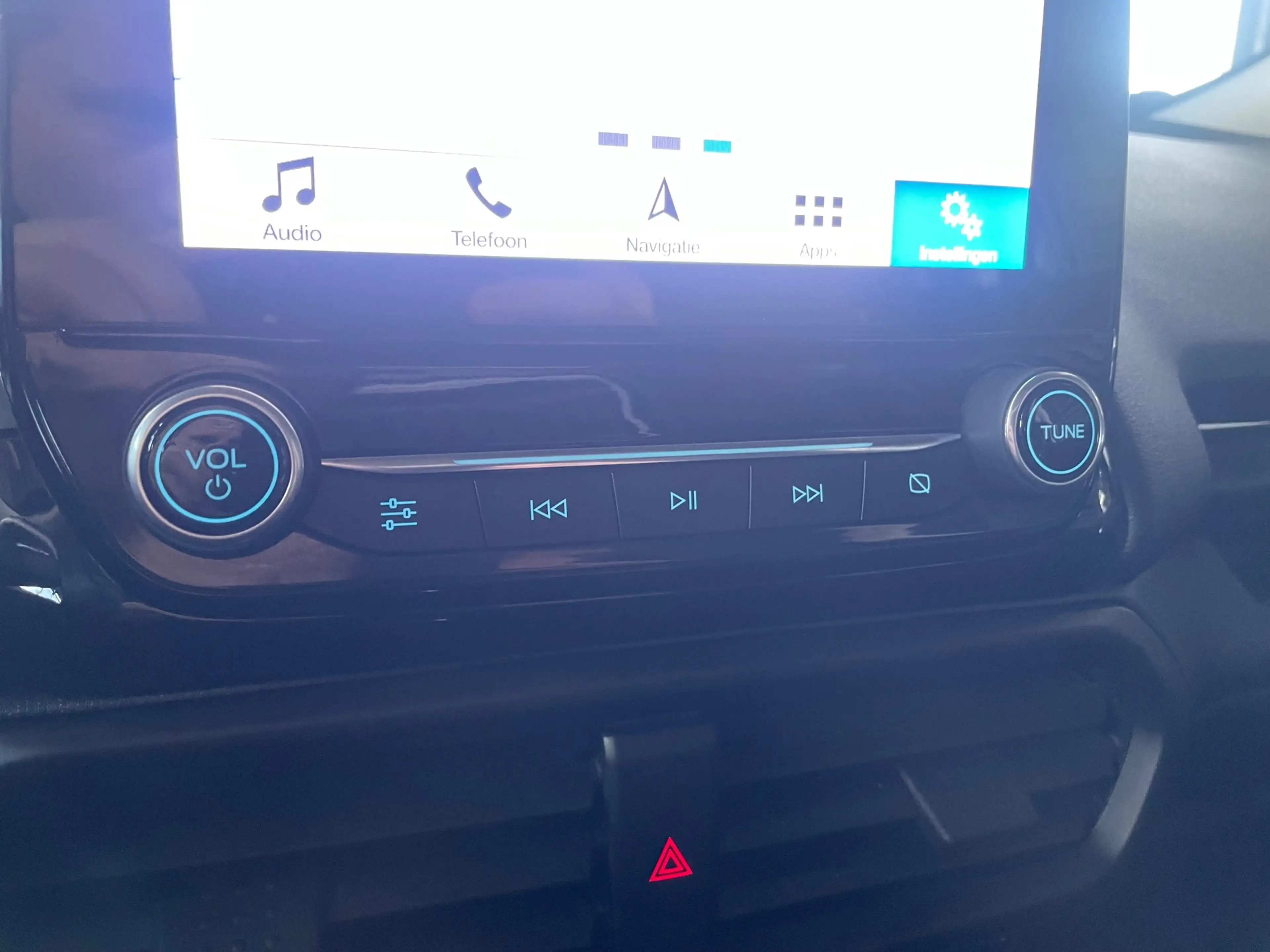 Ford EcoSport 1.0 ST-Line PANO WINTERPACK CARPLAY CLIMA CAMERA — photo 19